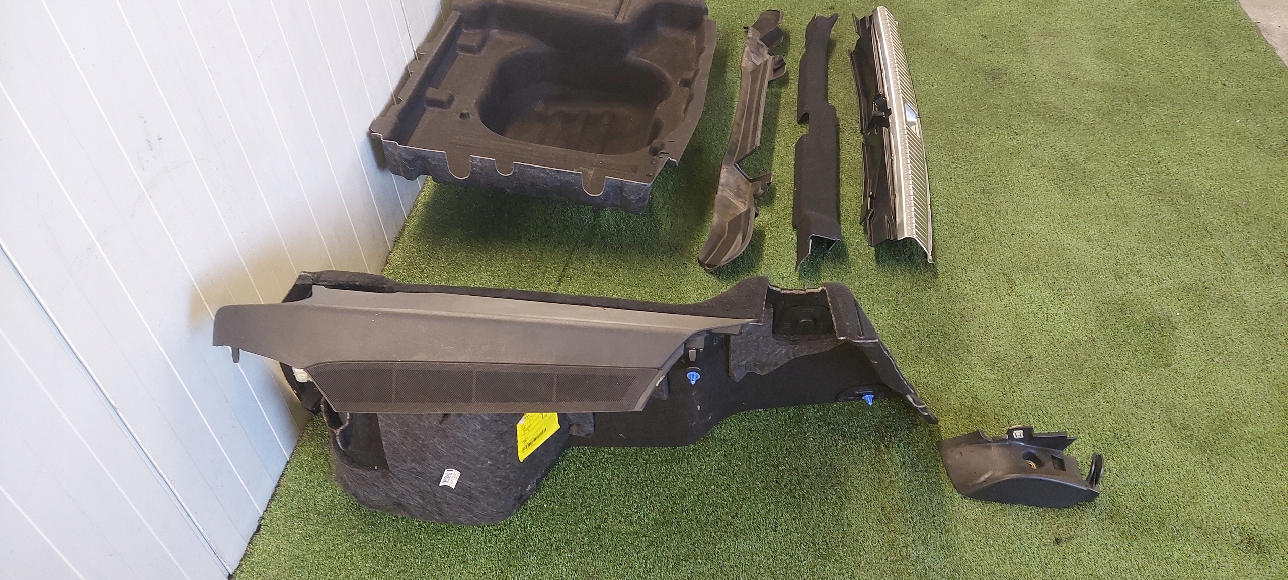 plastics boot MERCEDES C-KLASA W205 KOMBI