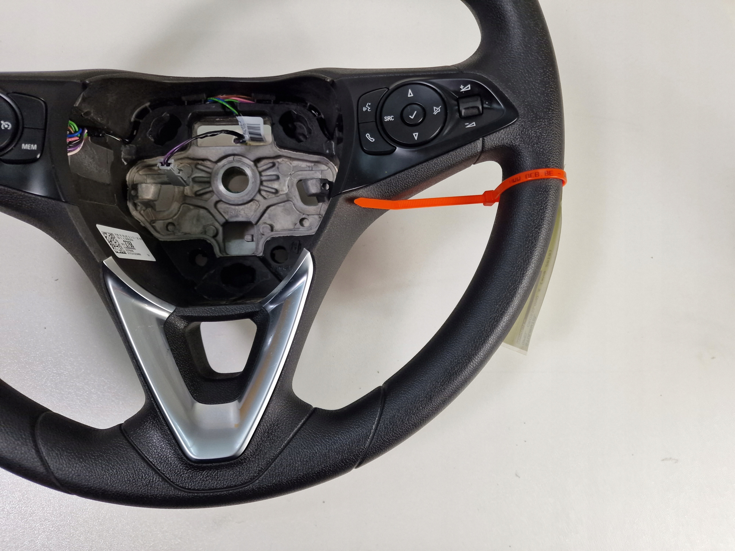 KIEROWNICA MULTIFUNKCJA OPEL CROSSLAND X Producent części Opel OE