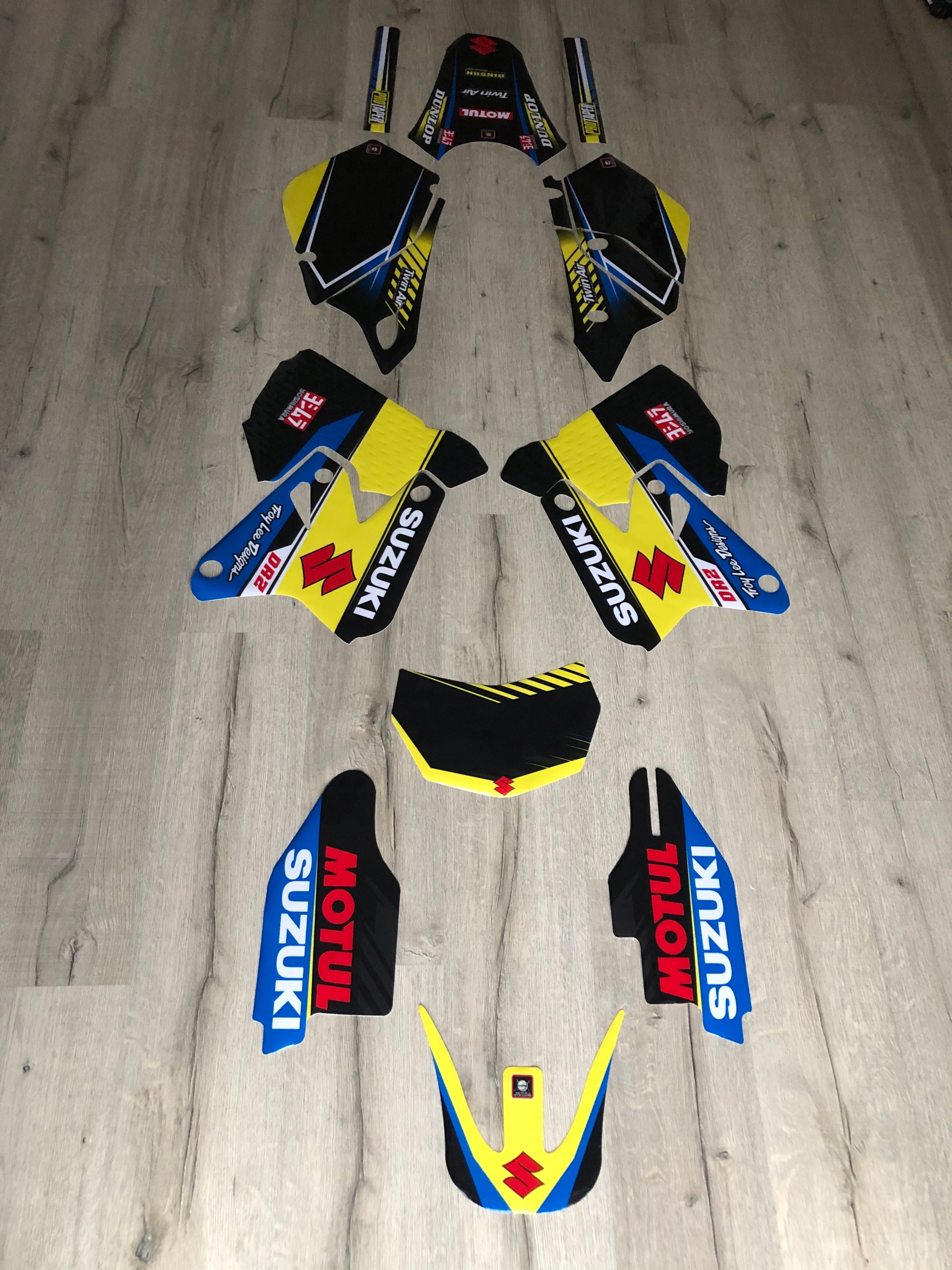 Suzuki Drz 400 kompletná dyha z Talianska Cubamoto