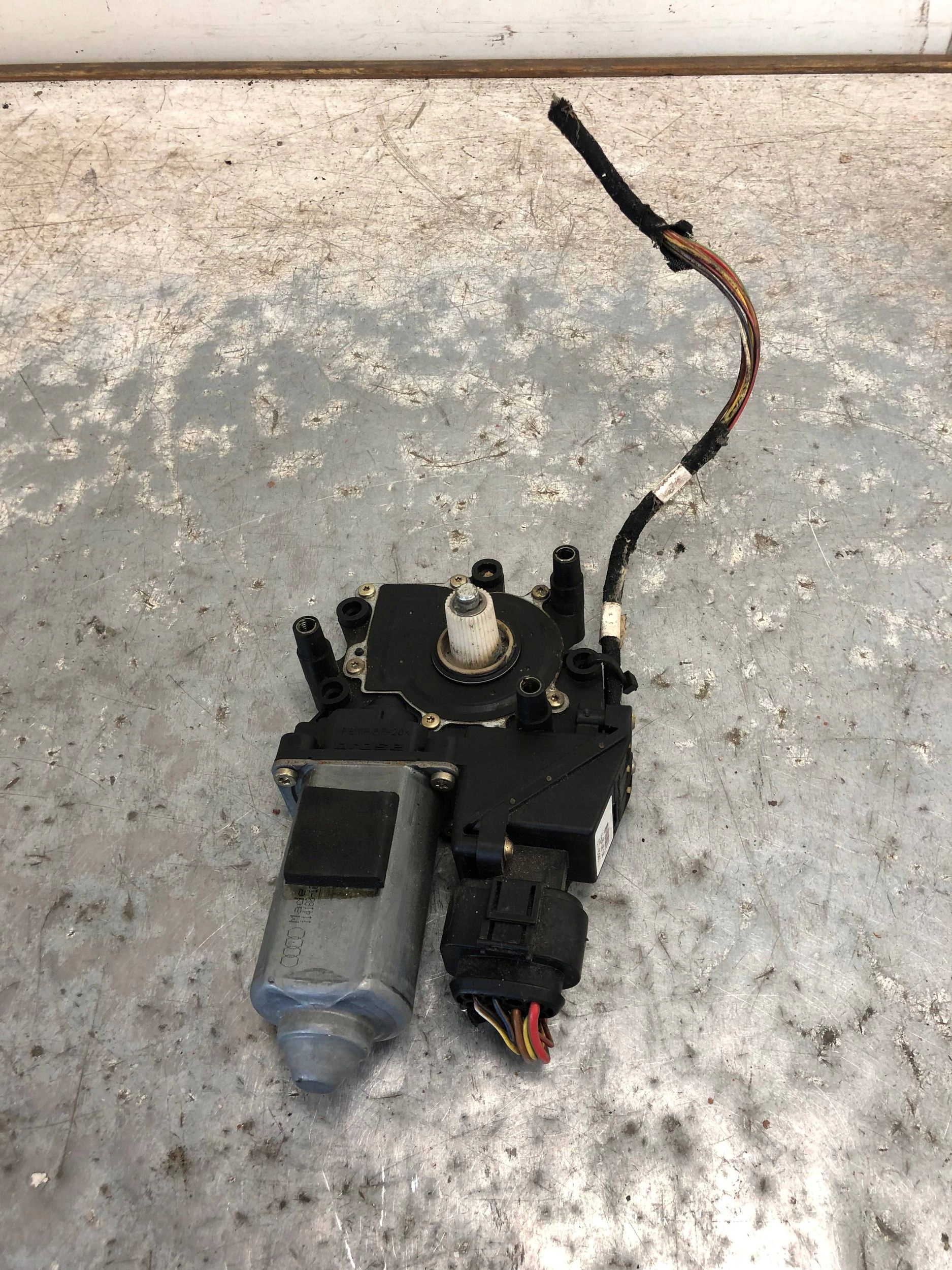 mini motor windows right rear part AUDI A8 D2 4D0959802H
