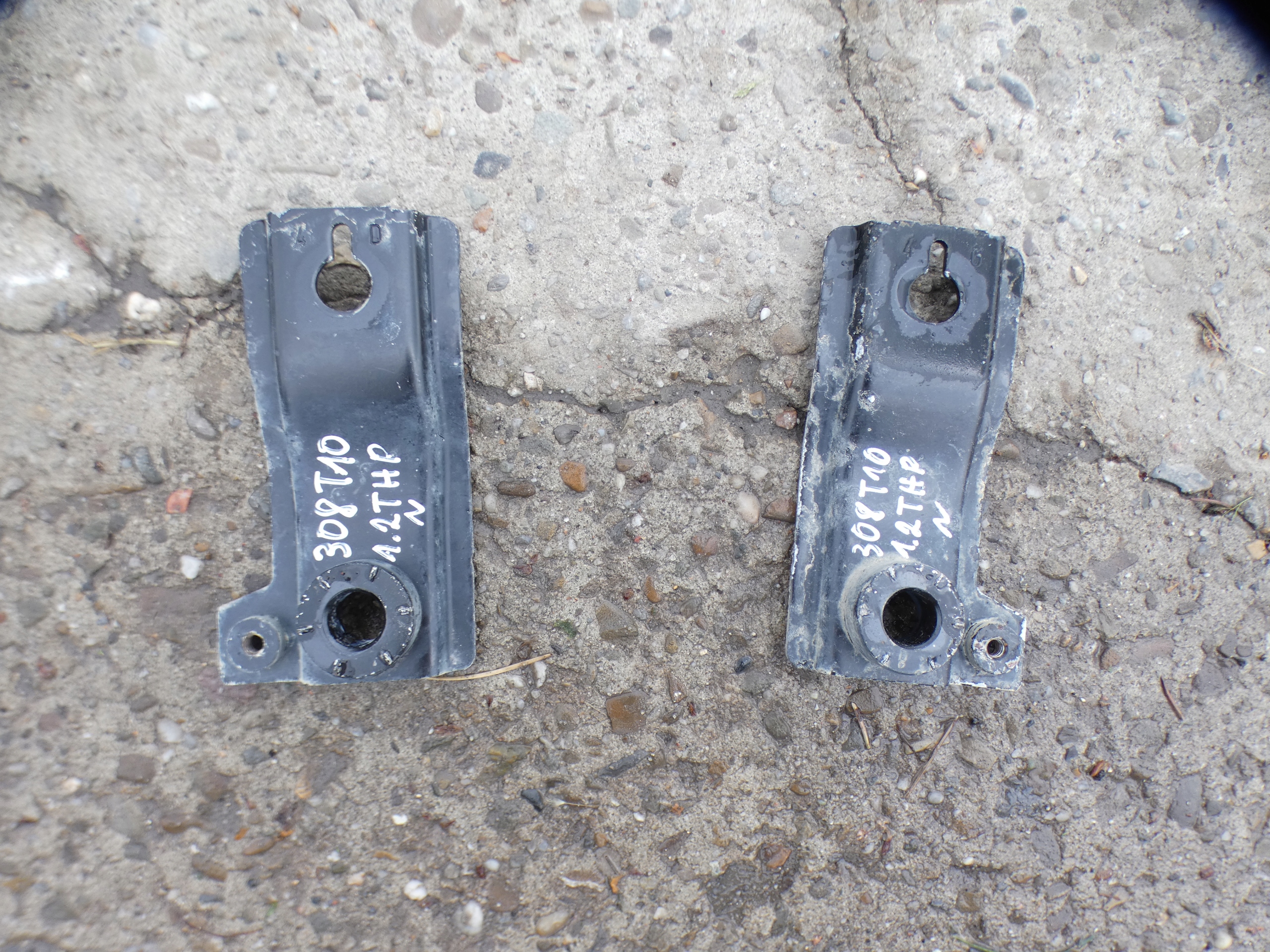 PEUGEOT 308 T10 console holder SANEK springing left right front