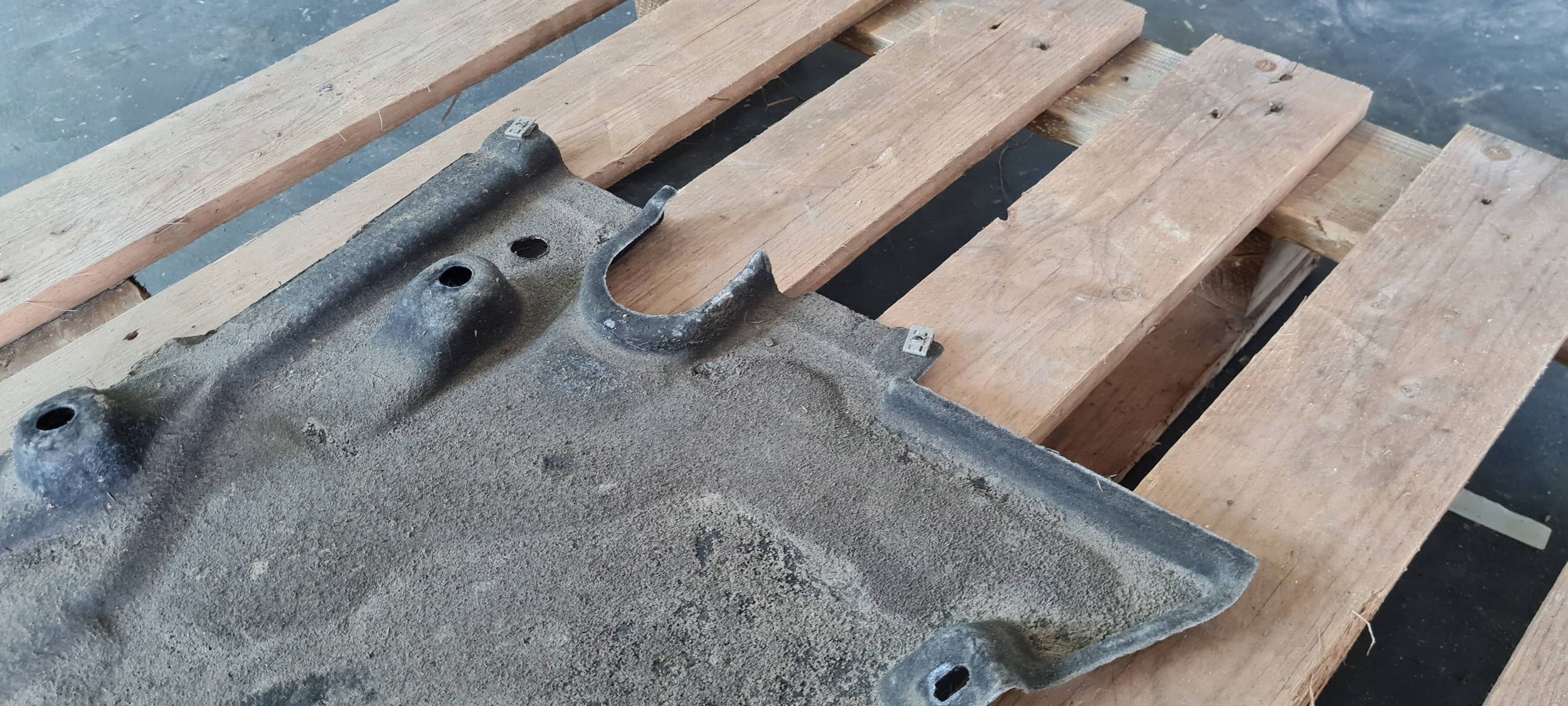 A6 C8 4K cover cover chassis left left rear part rear 4K0825215H