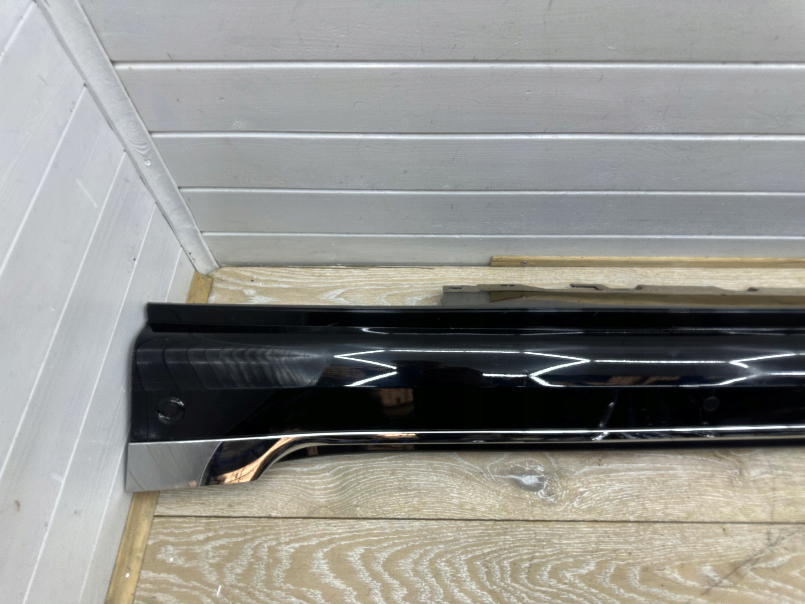 moulding threshold left BMW 7 G70 i7 Electryk E Drive 22
