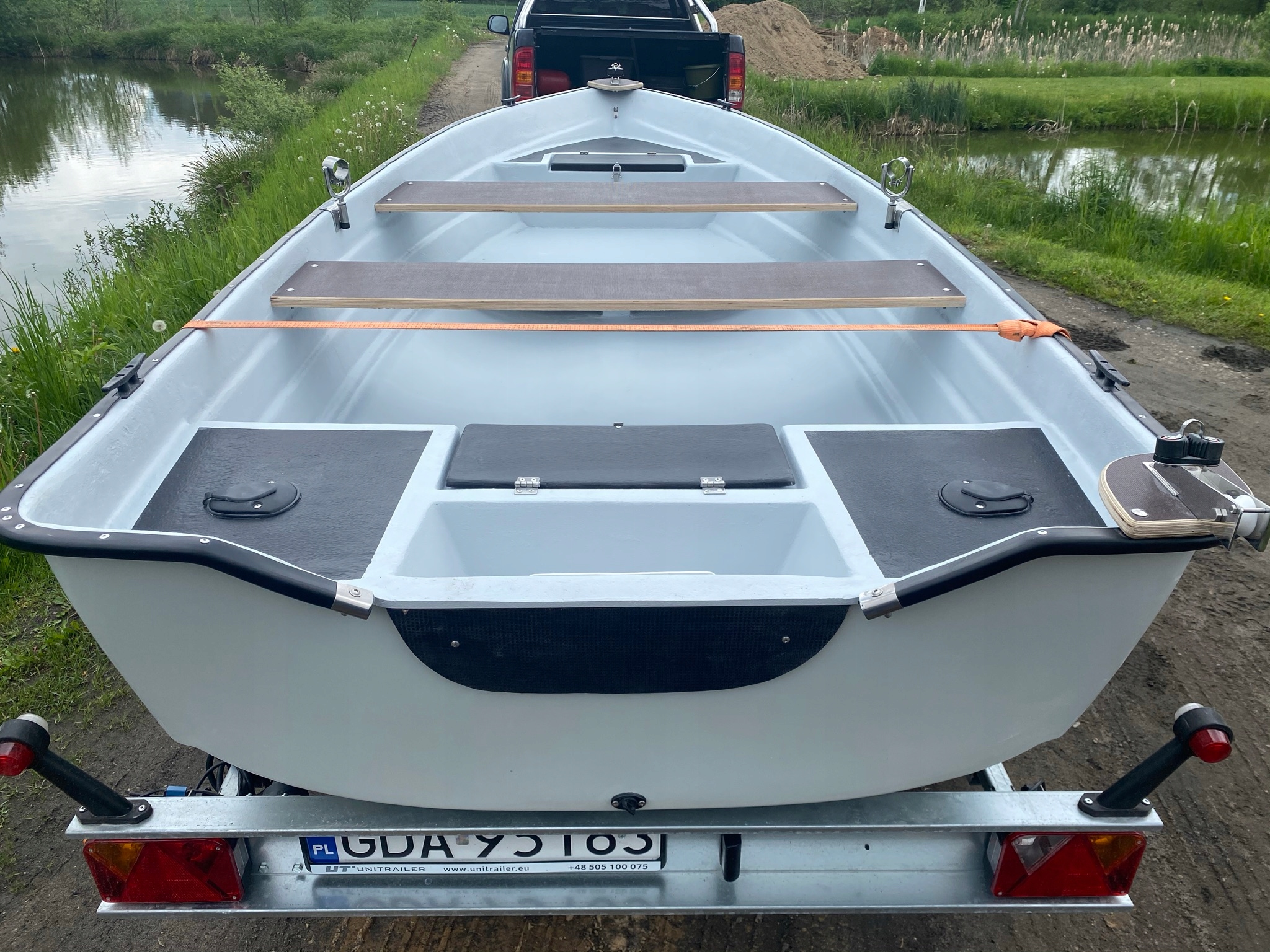 Łódź Łódka wędkarska wiosłowa Lobster 380 PRODUCE Materiał laminat