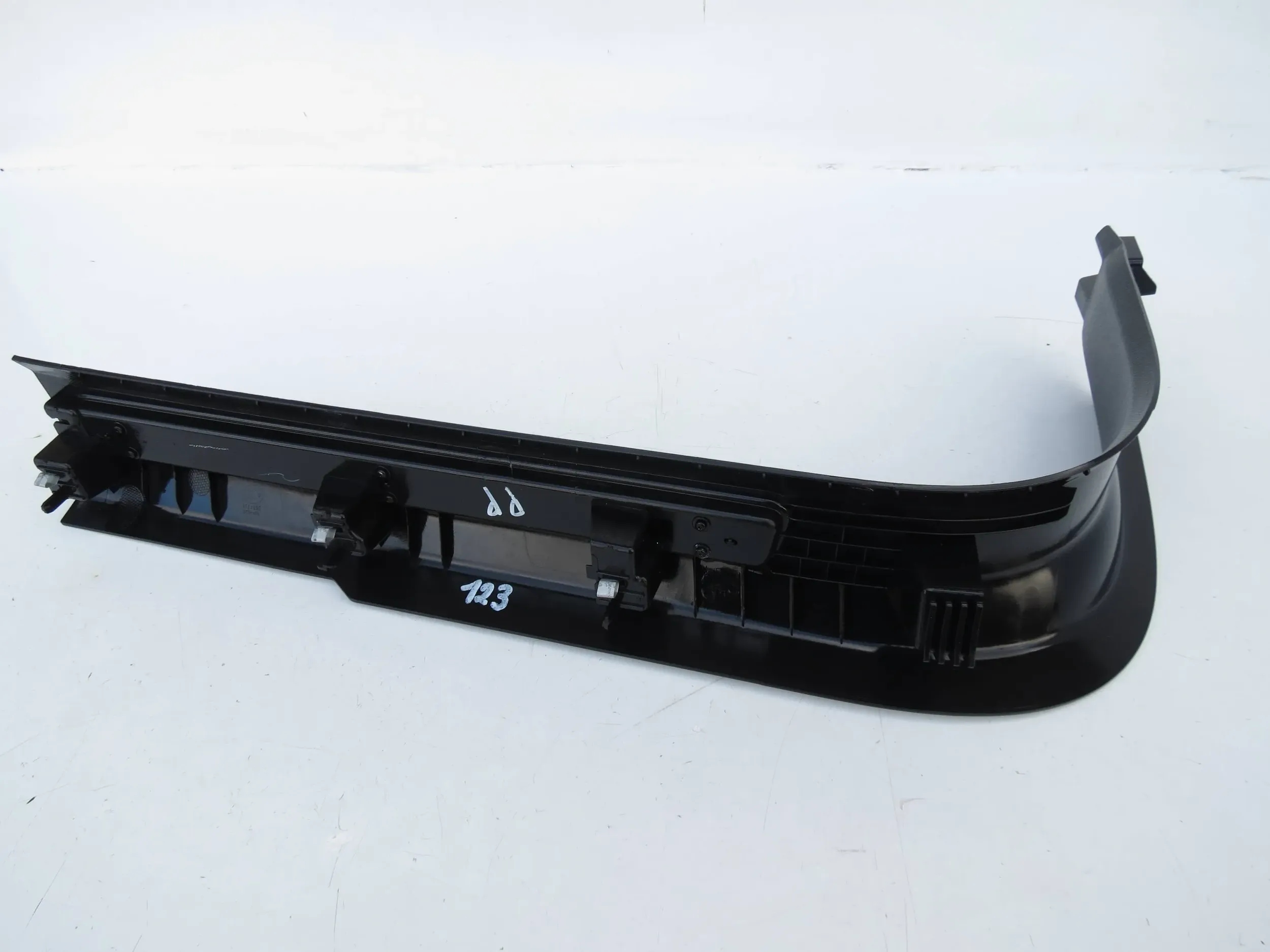 moulding cap cover of the threshold threshold right VOLVO XC60 II 17