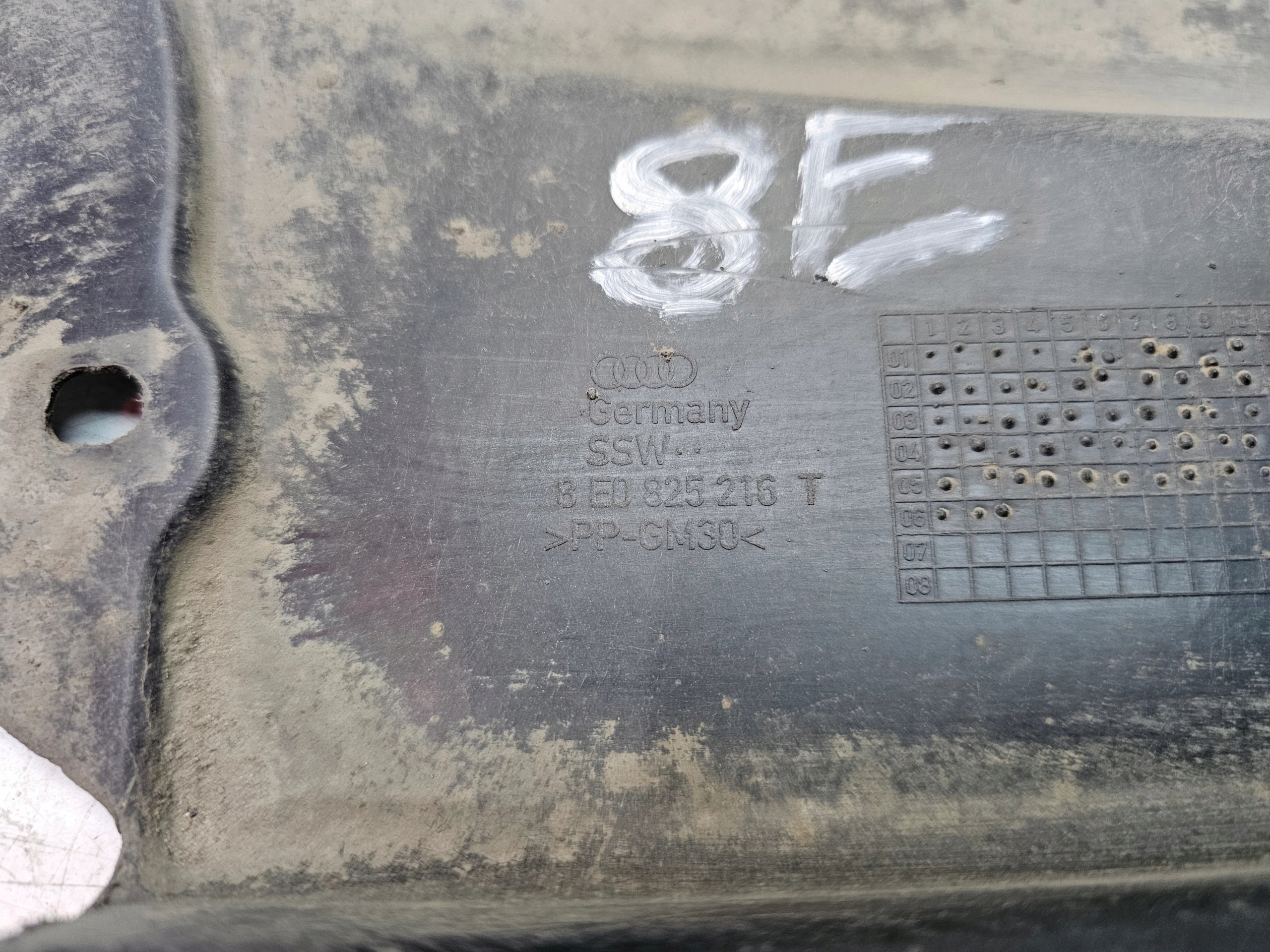cover chassis AUDI A4 B6 B7 right rear part 8E0825216T