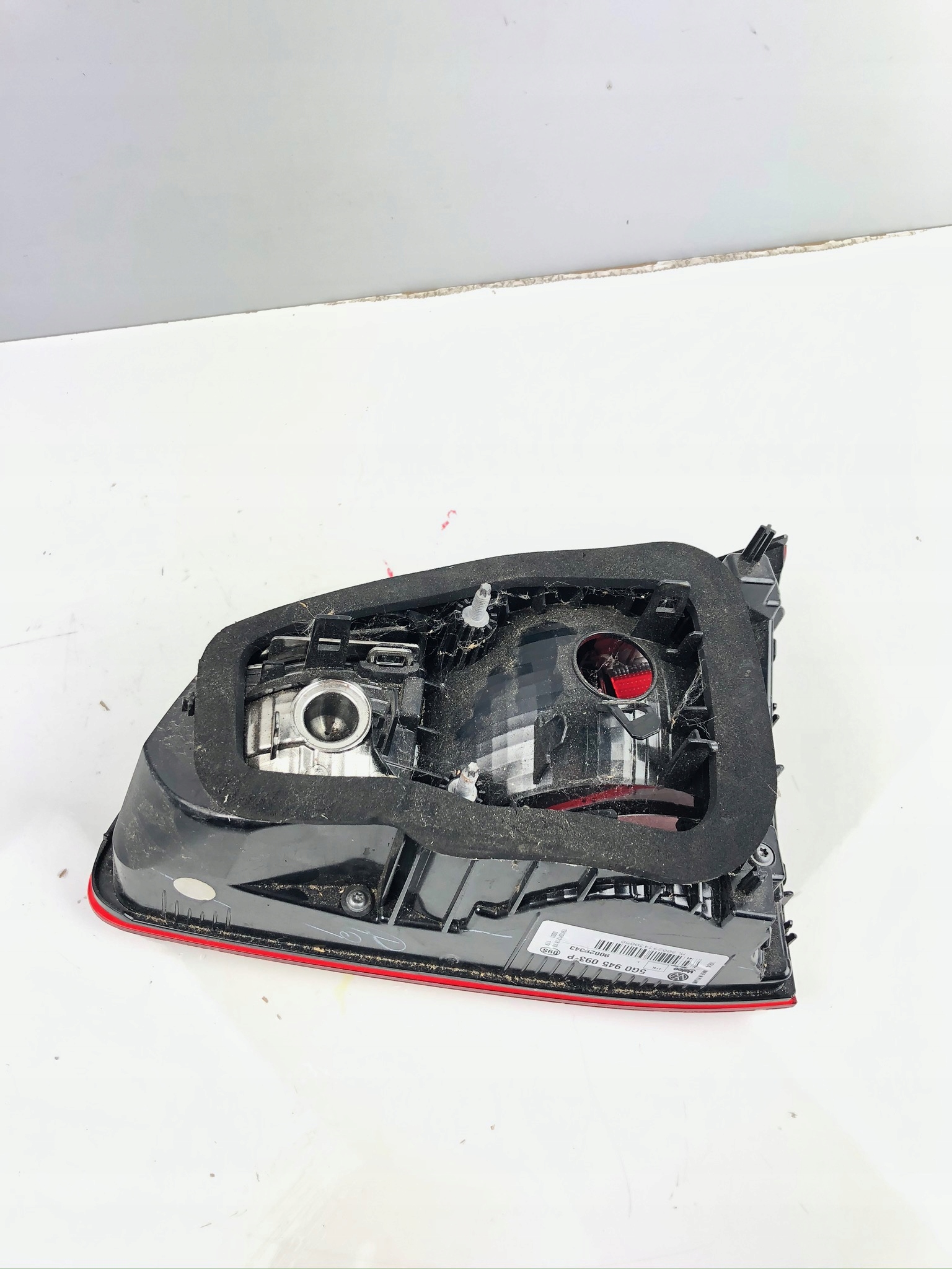 light left rear part to the bonnet VII 5G0945093P