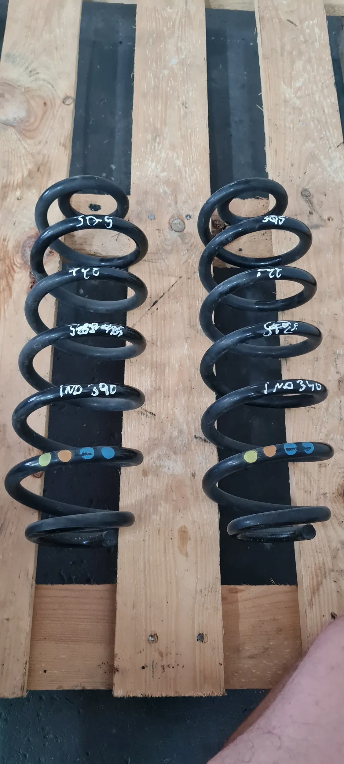 SQ5 8R Q5 spring springs rear. 3.0 TFSI 2X