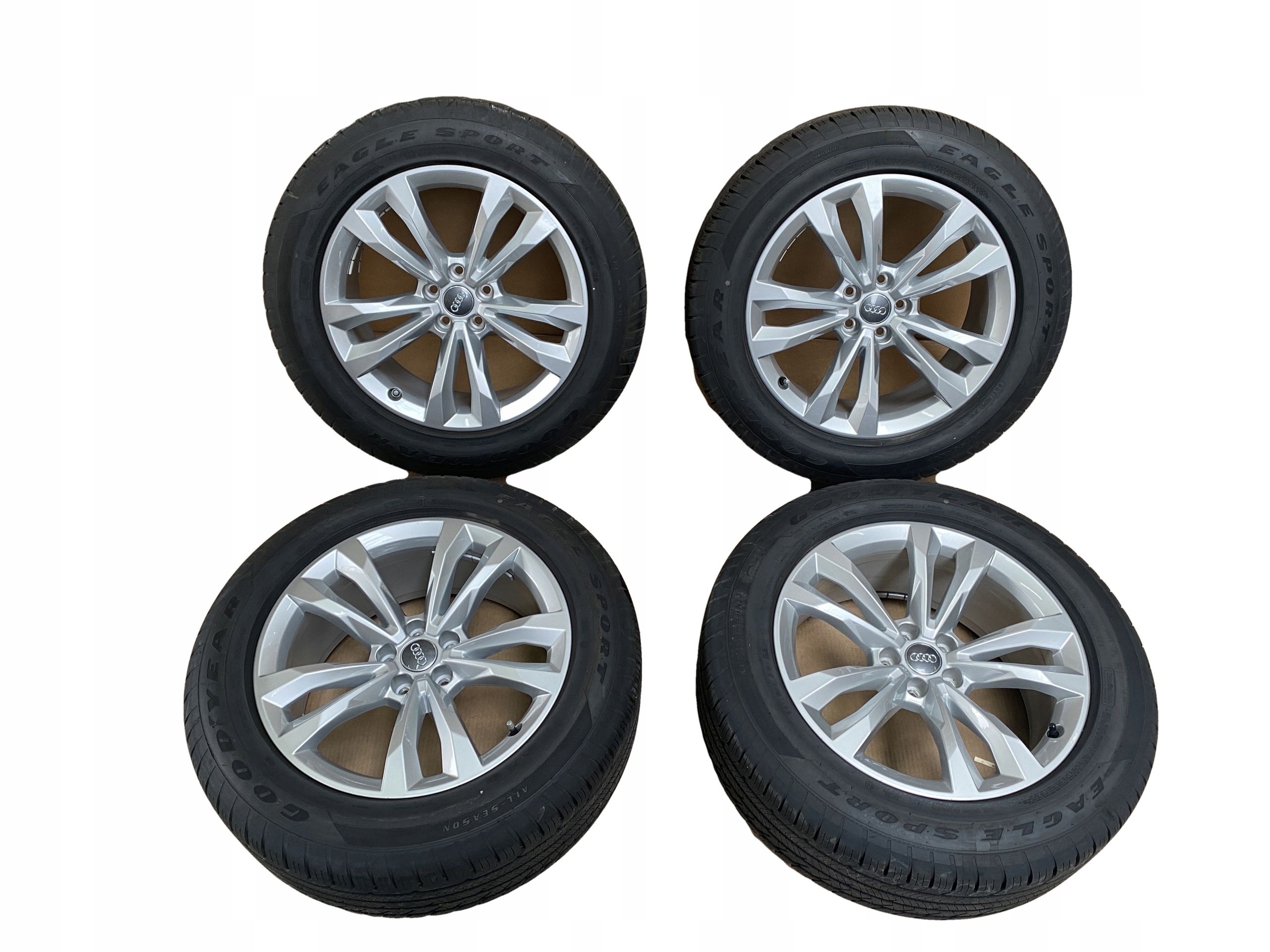 AUDI Q7 4M discs wheels 255/55R19 GOODYEAR