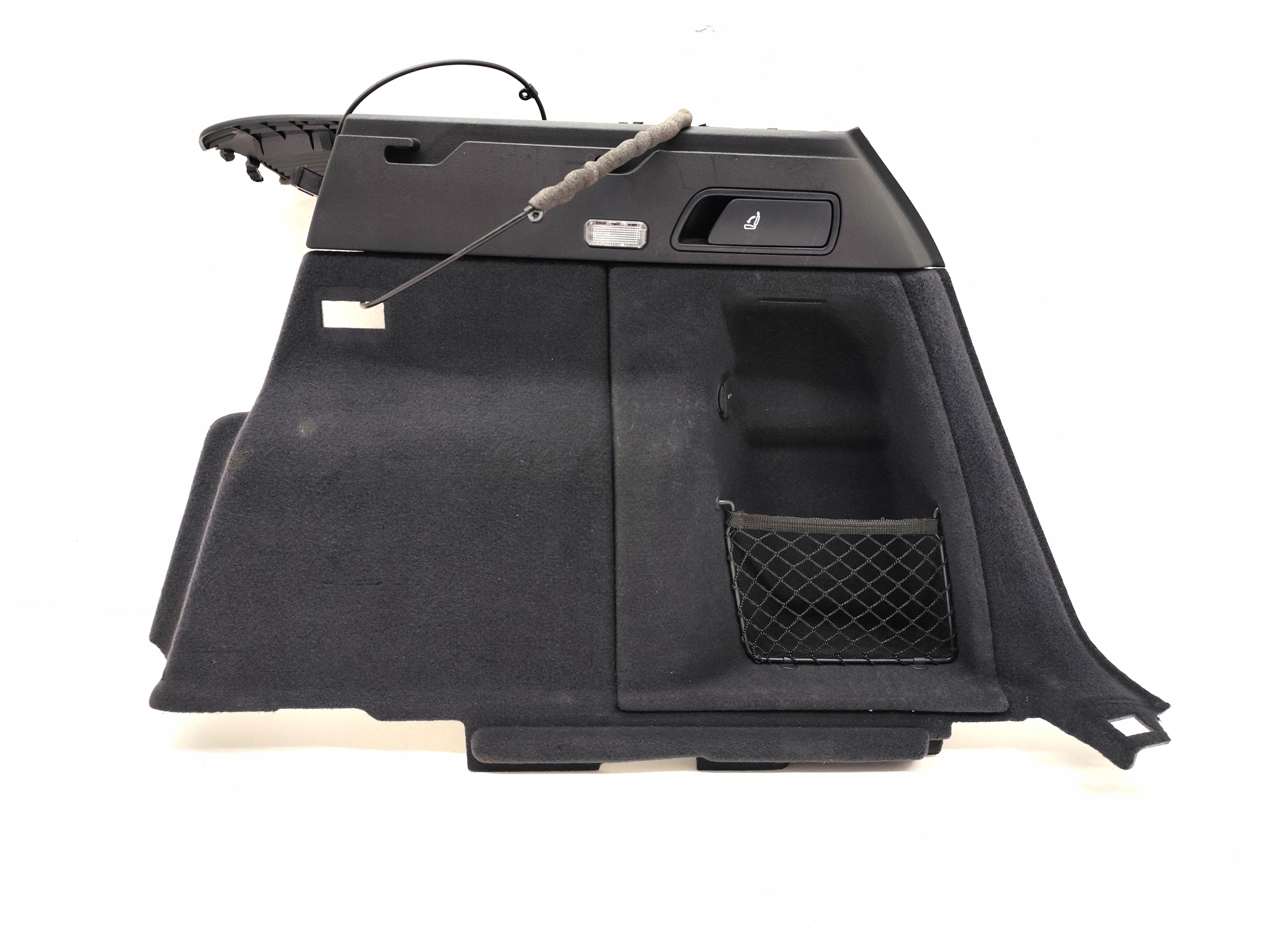 Обшивка багажника Audi OEr0863880rh