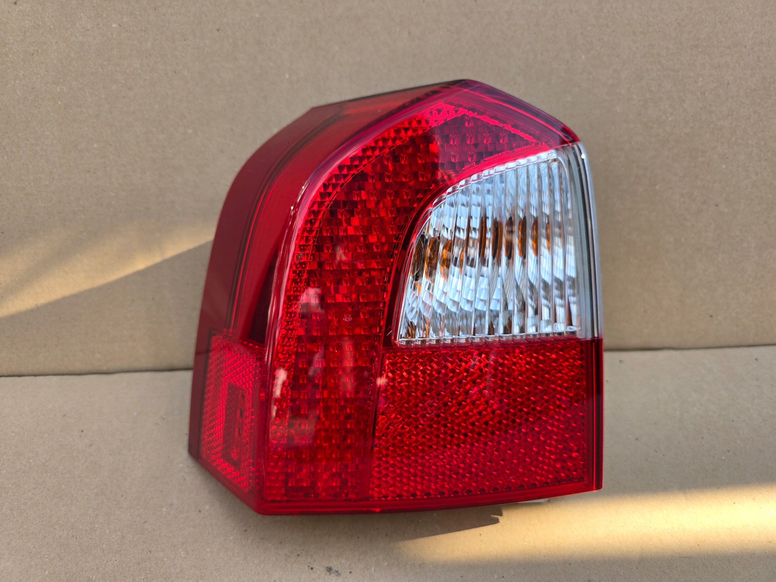 Volvo S70/V70/XC70 V70 Rückleuchte 30698983 Rearlamp - Thumbnail 1