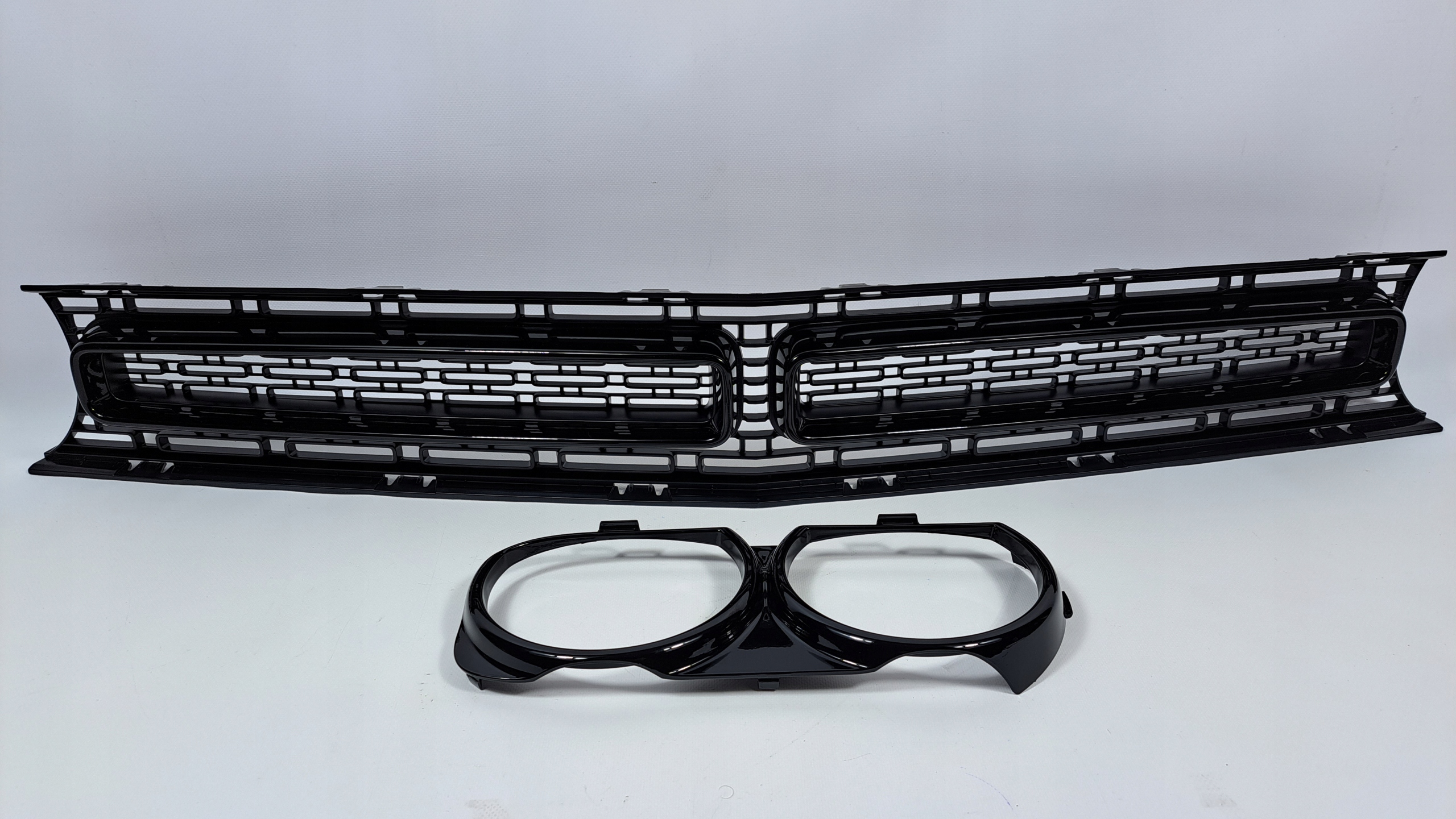 DODGE CHALLENGER SRT 15+ Atrapa Grill + Ramka 15LA-116AA