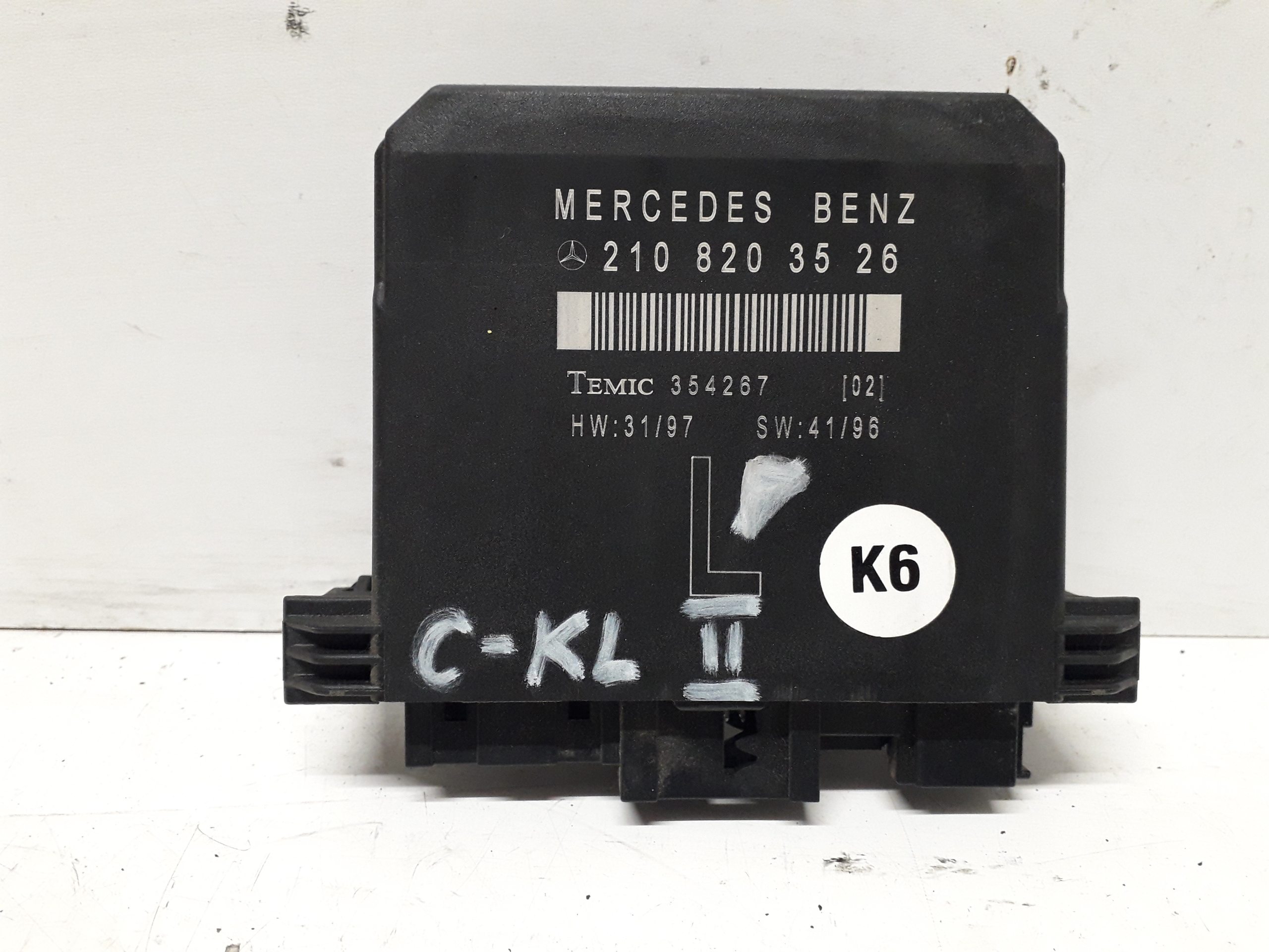 MERCEDES C KLASA W202 93-01 MODUŁ STEROWNIK DRZWI LEWY PRZÓD 2108203526