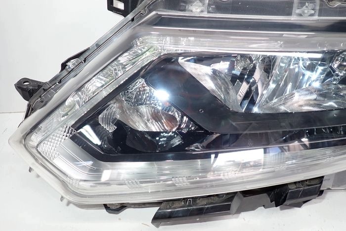 NISSAN X-TRAIL LED T32 14-17 reflektor left light left 99226-81017