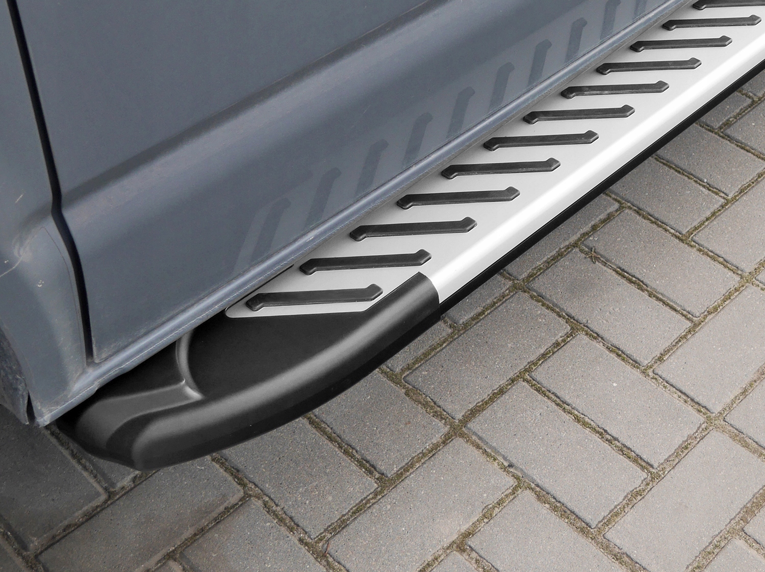 Stopnie boczne progi do PEUGEOT TREAVELLER L1 2016- Producent ARP