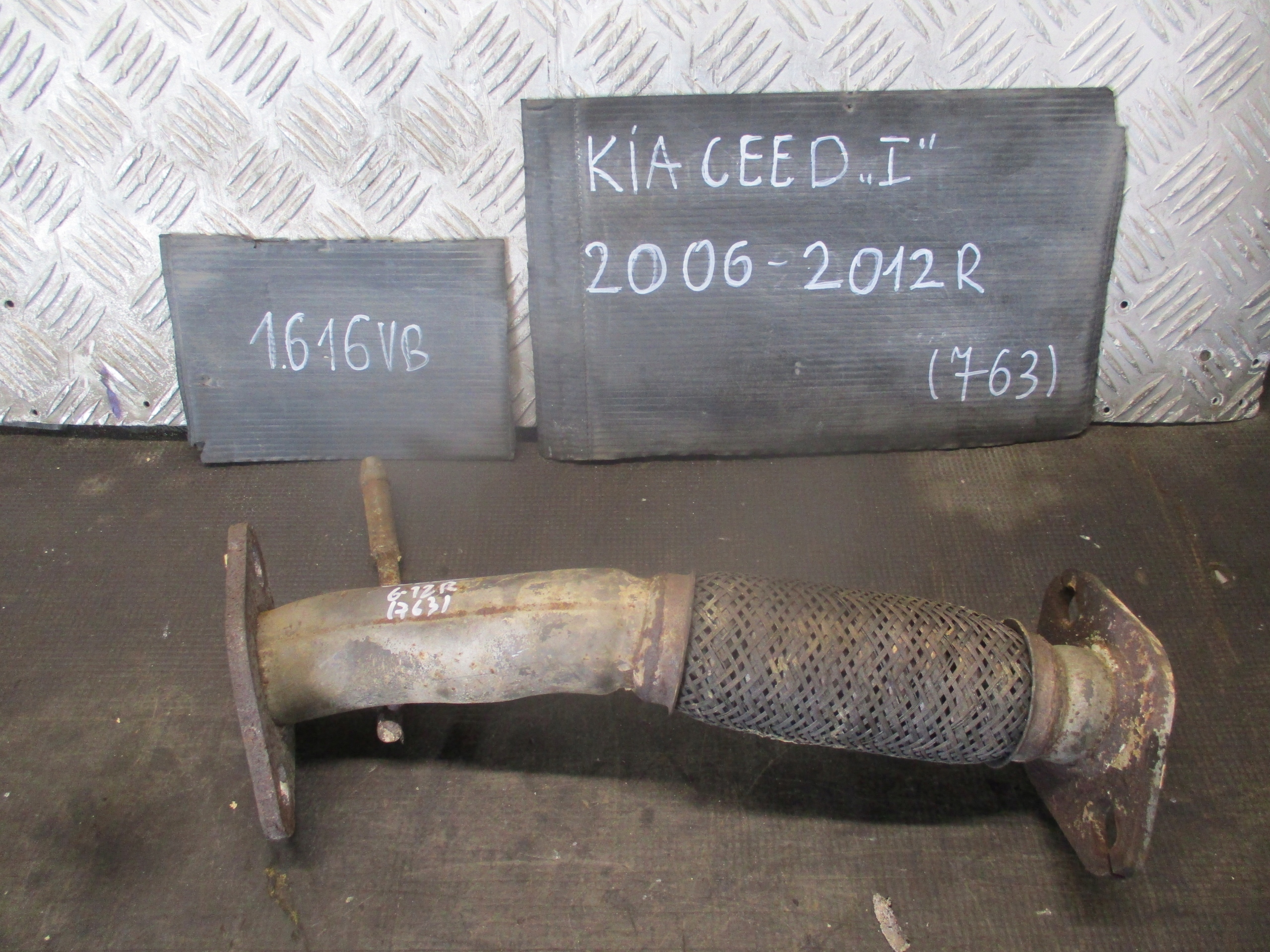 RURA WYDECHOWA KIA CEED I 06-12R. 1.6B 16V