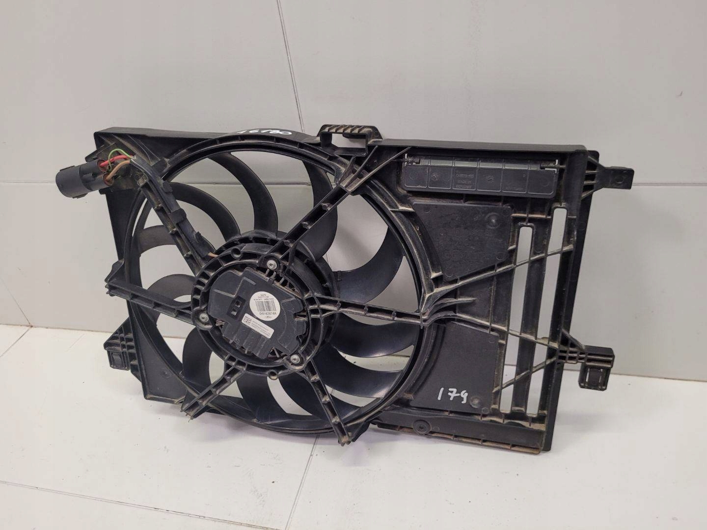 ventilátor chladiče Ford Kuga 2 2016 GV61-8C607-BA