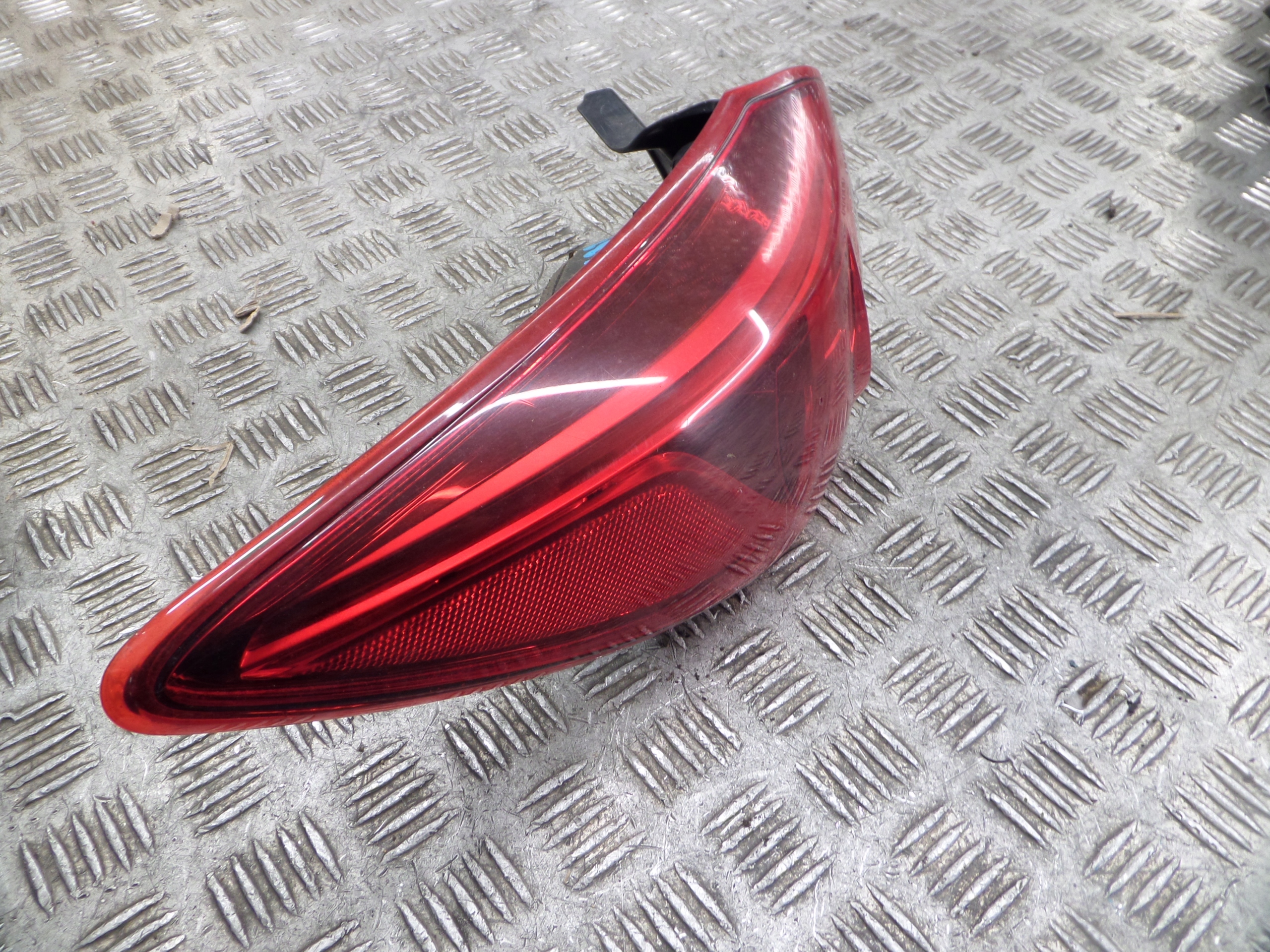 Feux phare Gauche Arrière Aile MAZDA 3 HB 16- B45D-51160