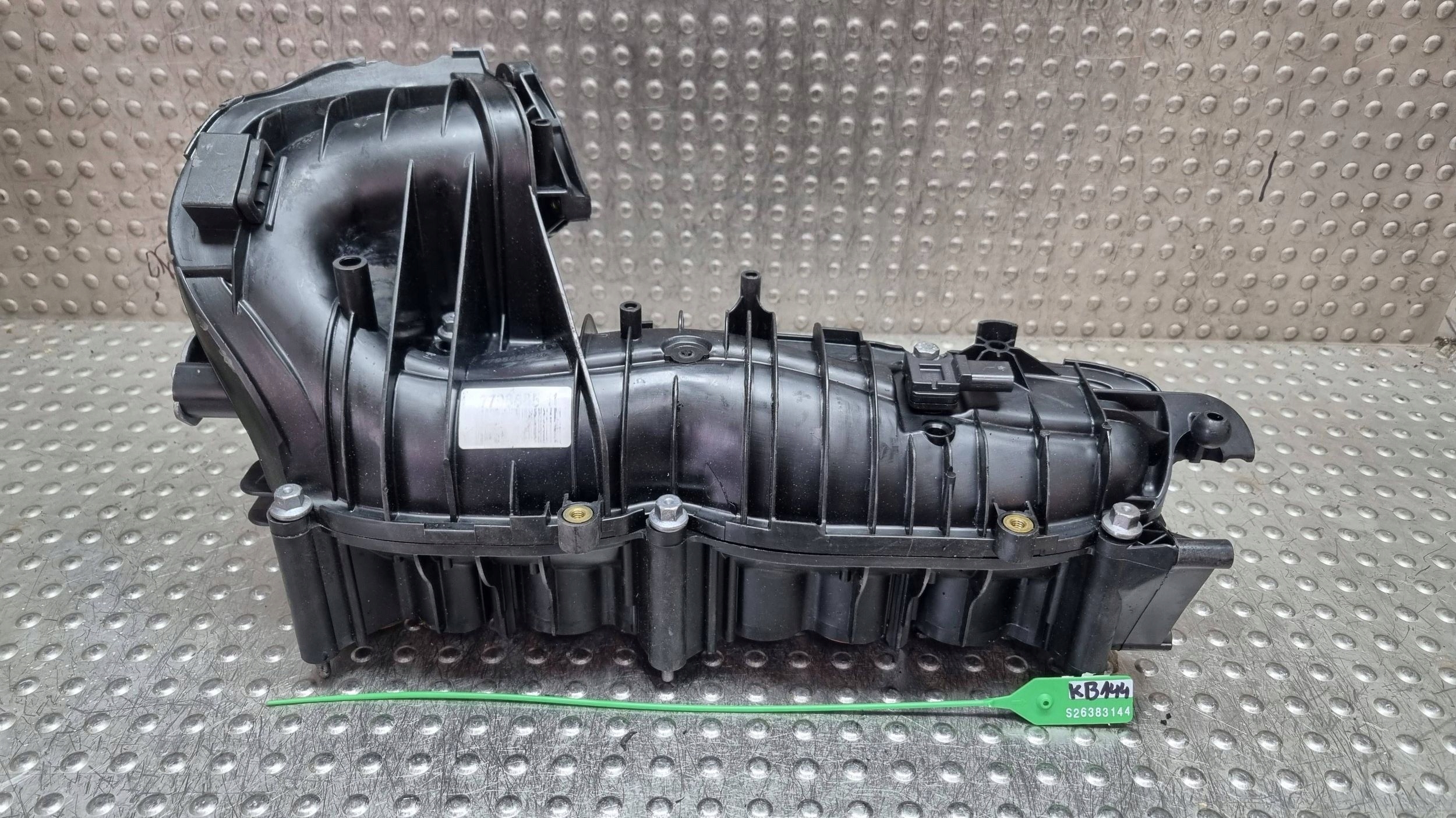 sacie potrubie 7798885 BMW X1 E84 E90 E91 92 E87 E81 E60 E61 2.0D N47D20C
