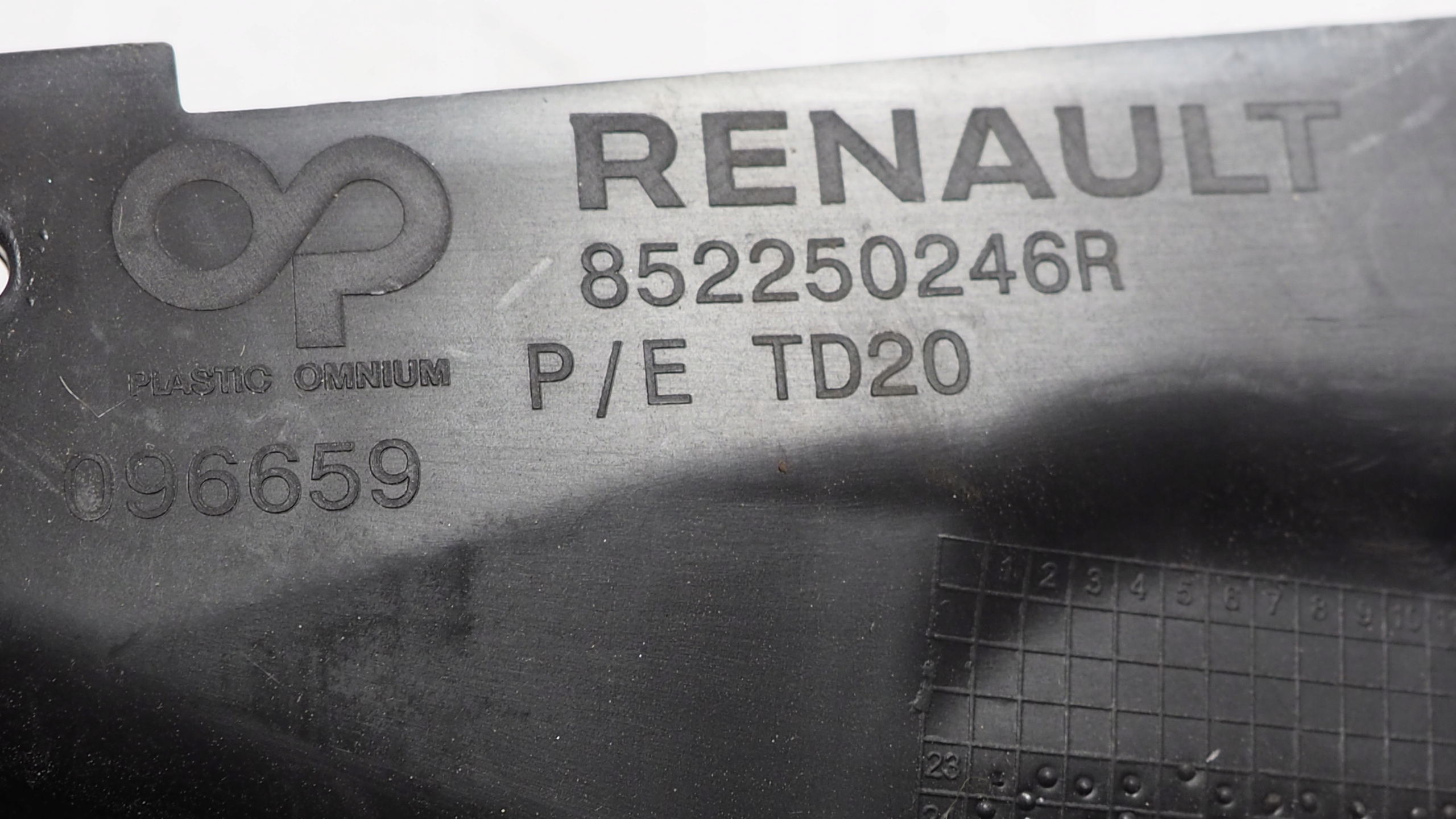 Renault Trafic III lift IV bumper bracket left rear part 852250246R