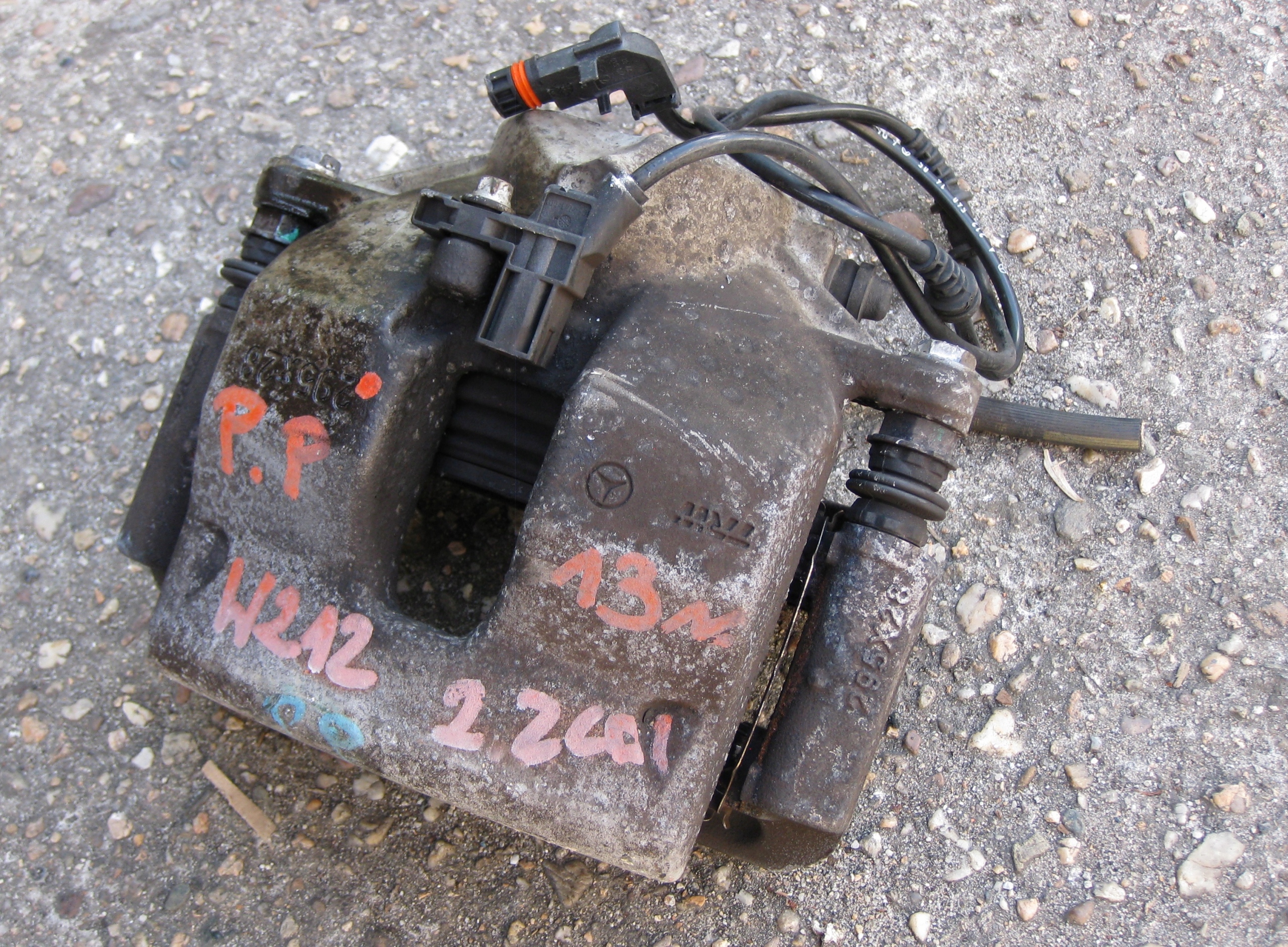 MERCEDES W212 LIFT E KLASA 13R caliper brake right front