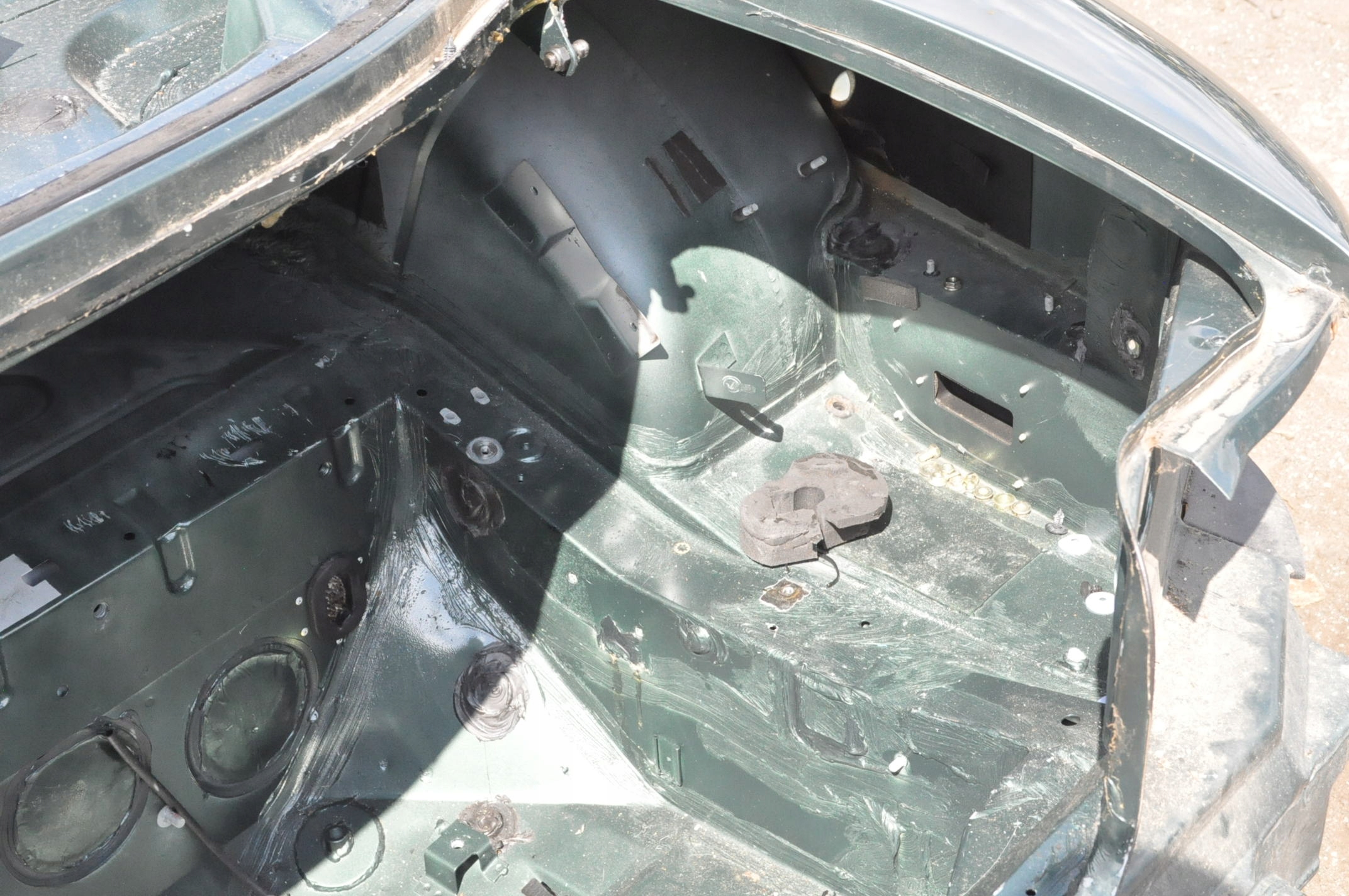 ASTON MARTIN DB7 ĆWIARTKA WANNA PAS CALY TYŁ DUPA Producent części Aston Martin