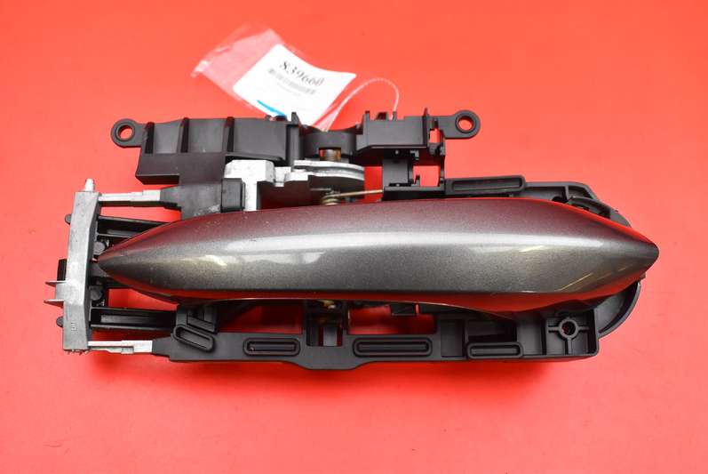 handle right front front B64 7187228 BMW F07 GT LIFT 13-17