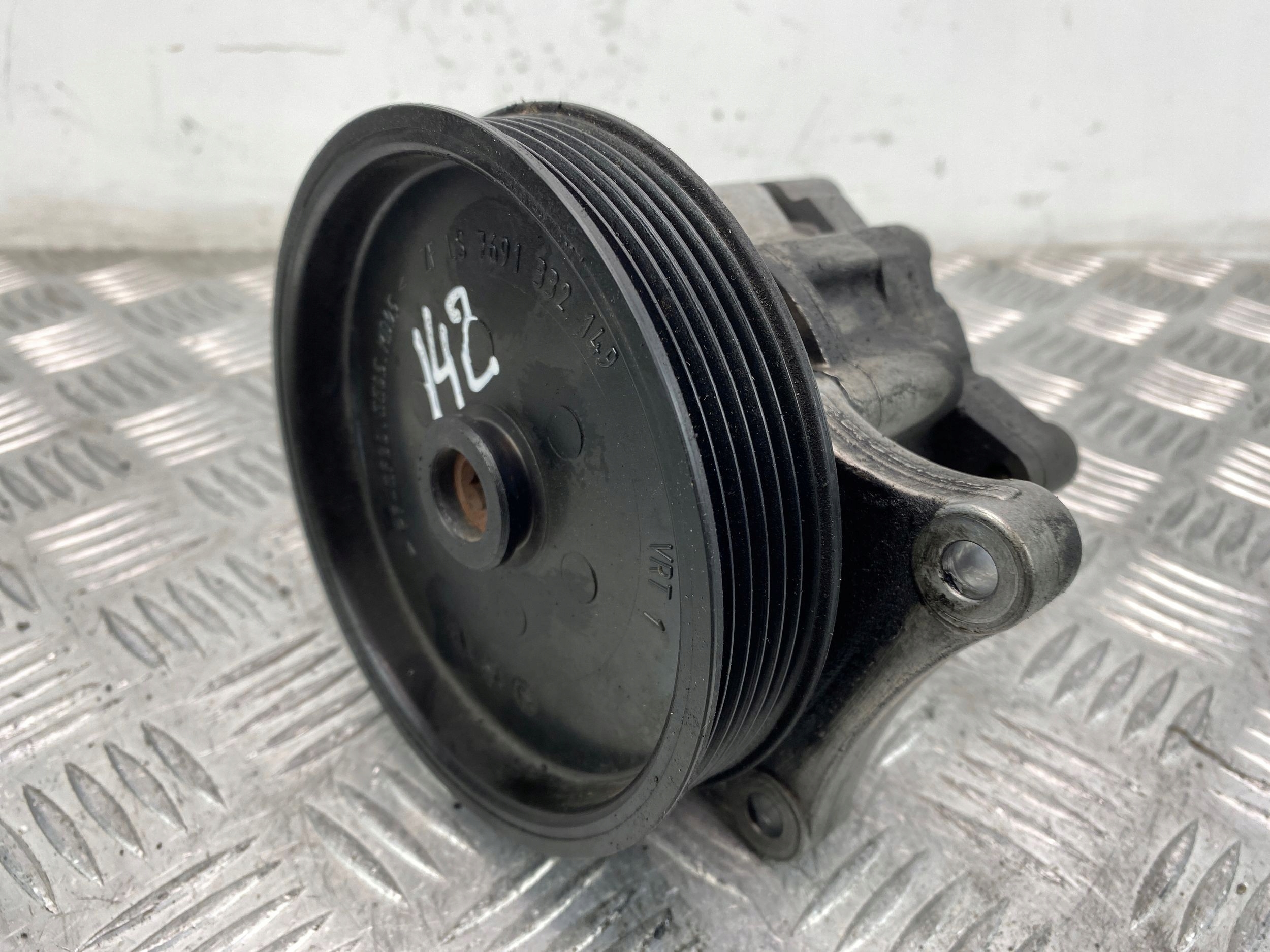 Mercedes C KLASA W204 W212 1.8 CGI servo pump A0064667501
