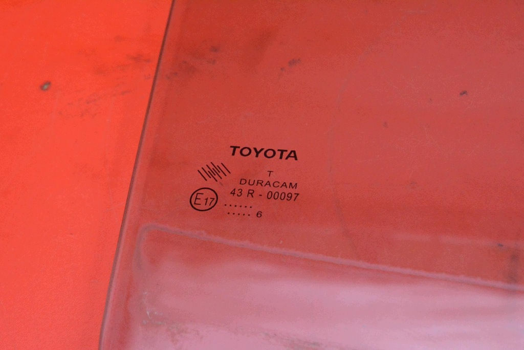 window side right rear part rear TOYOTA COROLLA E18 13-18