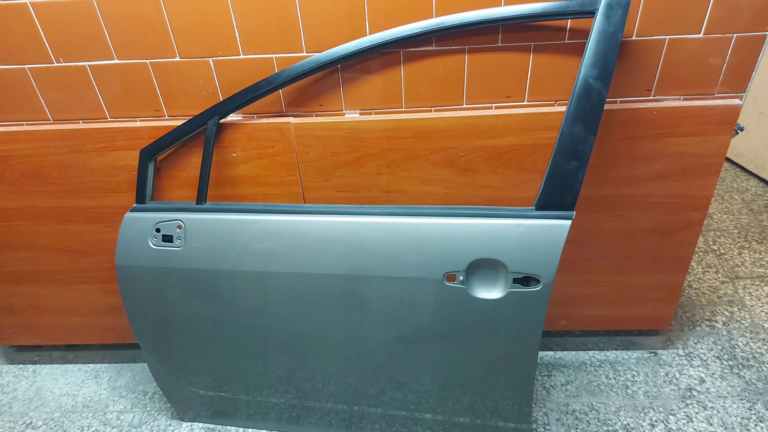 door left left front front TOYOTA COROLLA VERSO II 04- 1C3