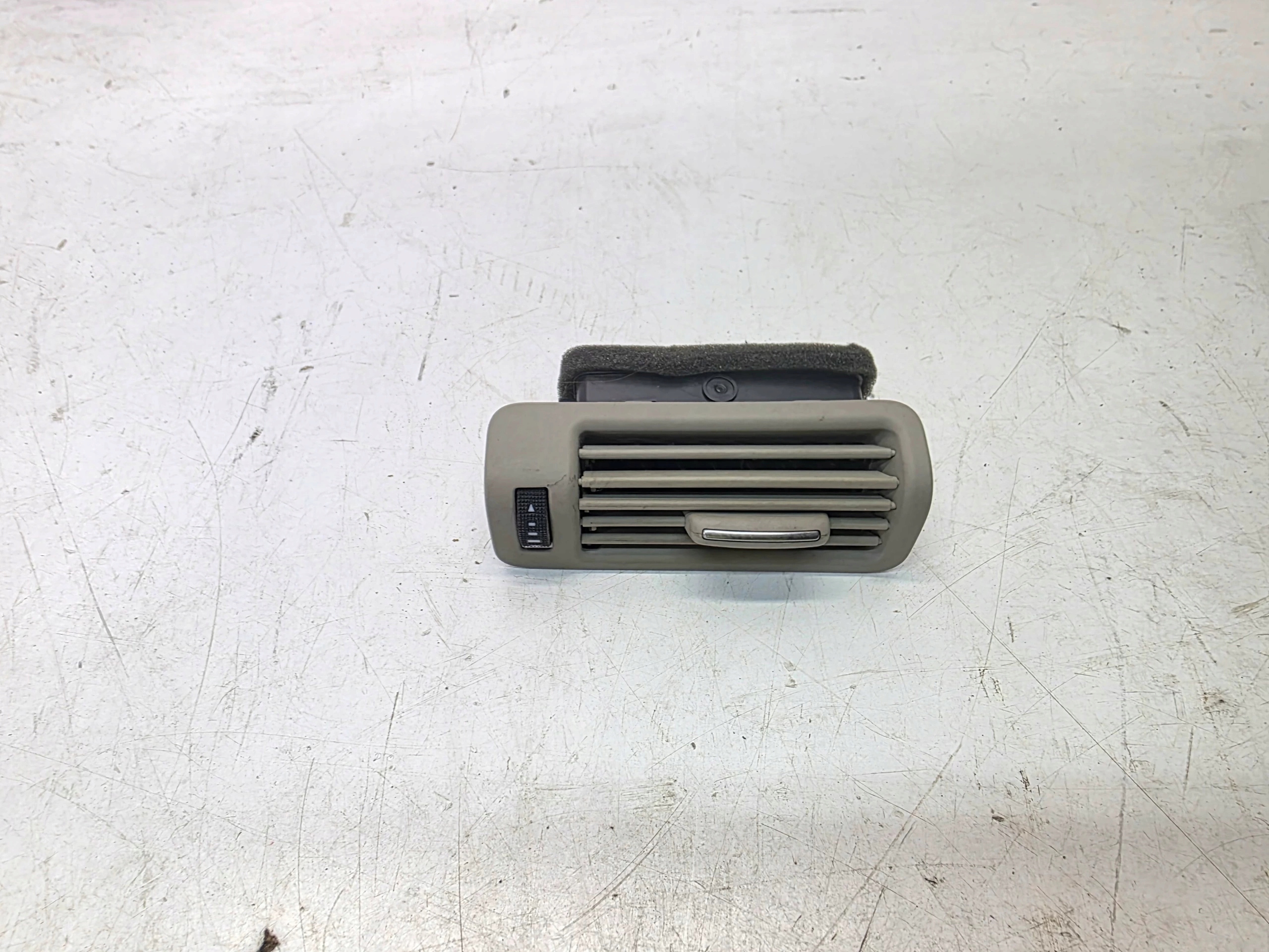 grid air conditioning devices SLUPKA right AUDI Q7 4L0819210