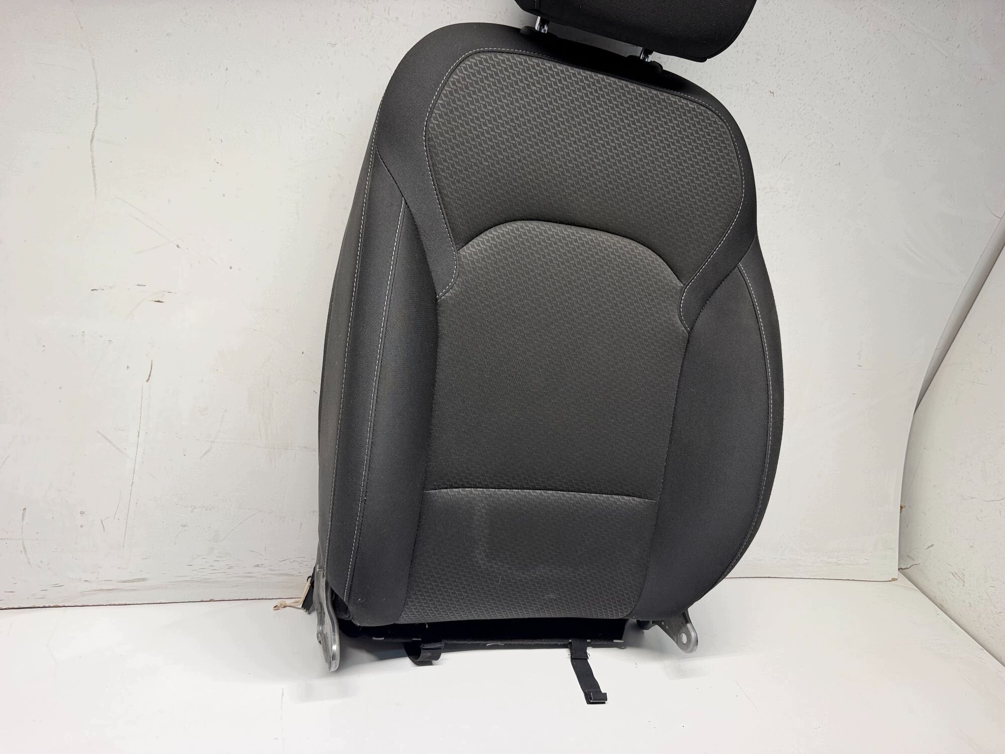 OPARCIE SITZ links HYUNDAI I30 III 2017