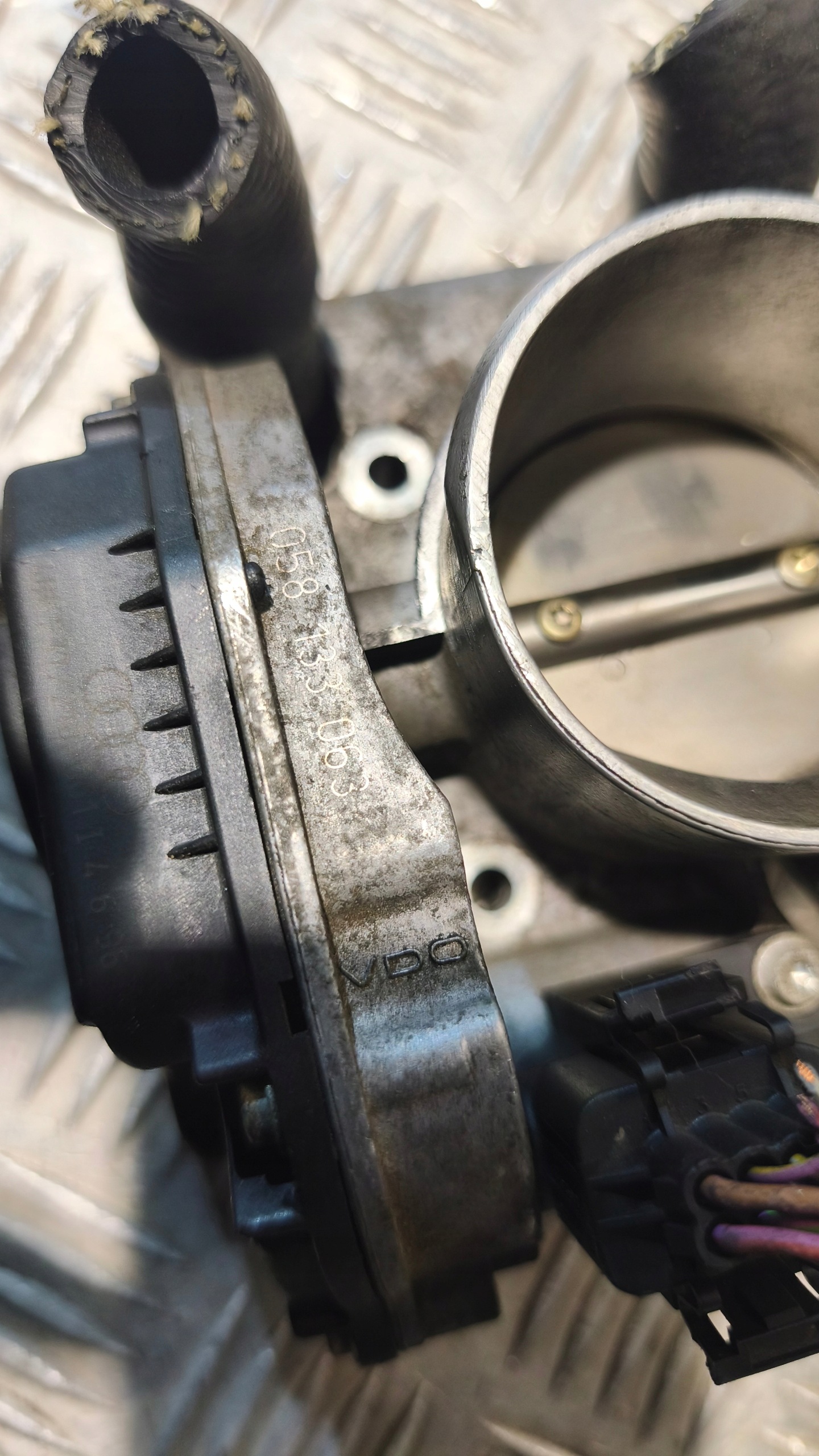 drosselklappenstellmotor AUDI A4B5 1.8B 058133063