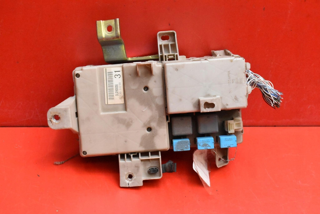 блок предохранителей 82730-33230 lexus ES 330 4 IV XV30 3.3 V6 228 ЛС