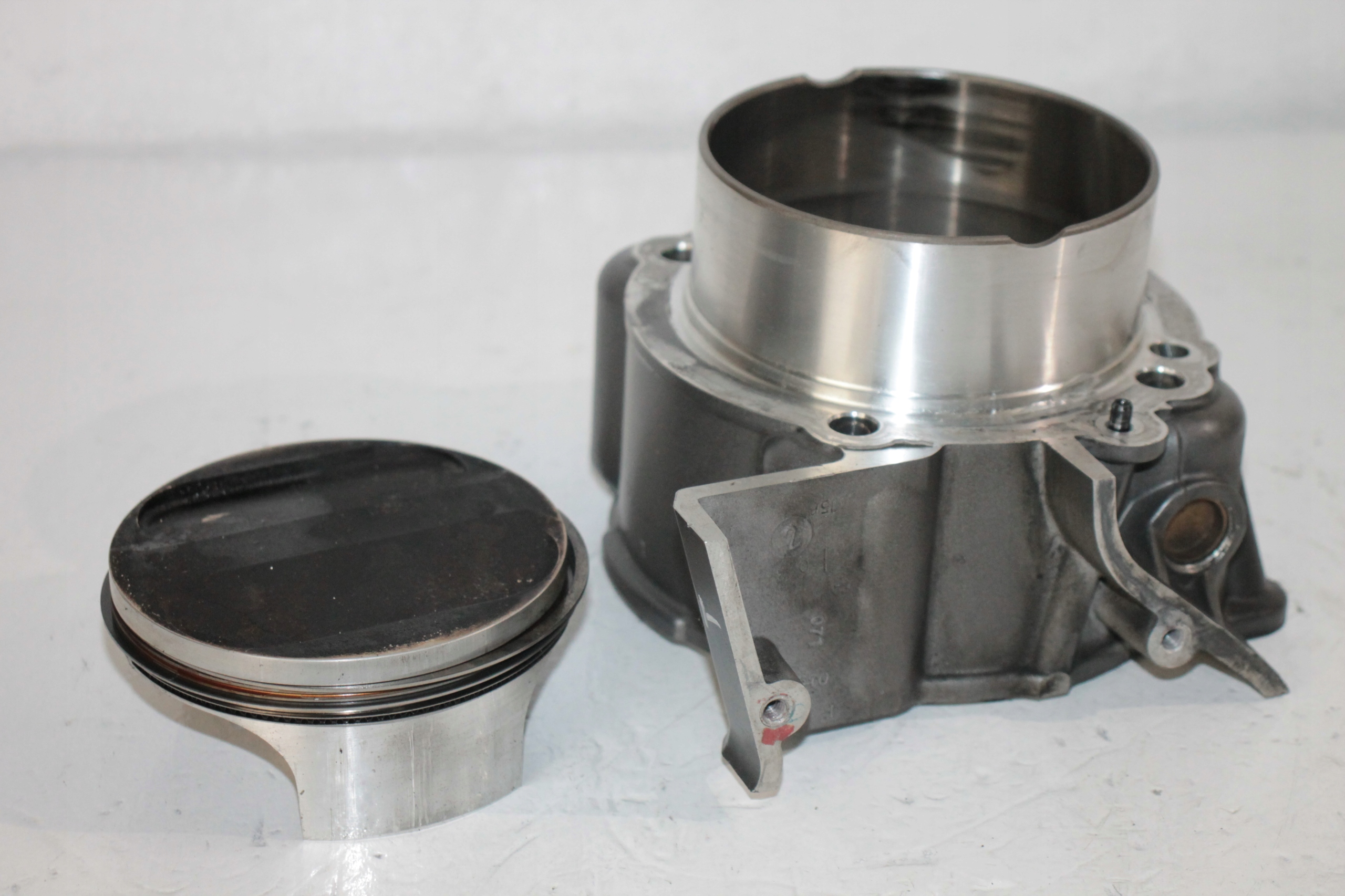 DS1098 09000. - DUCATI STREETFIGHTER 1098 848 ЦИЛІНДР + ЗАДНІЙ ПОРШЕНЬ