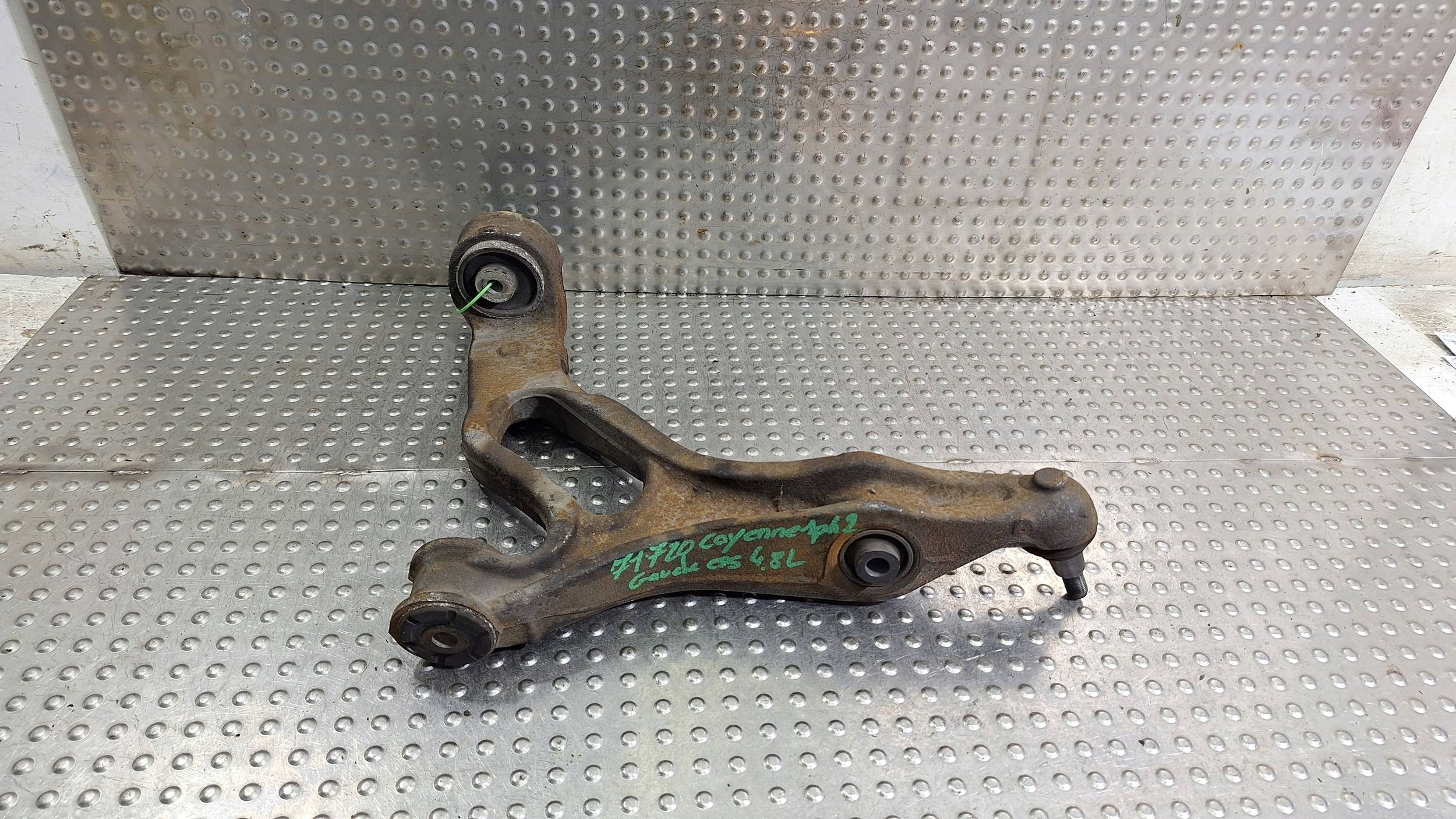 arm left front lower 7L0407153C PORSCHE CAYENNE and 7L5 GTS 4.8 V8