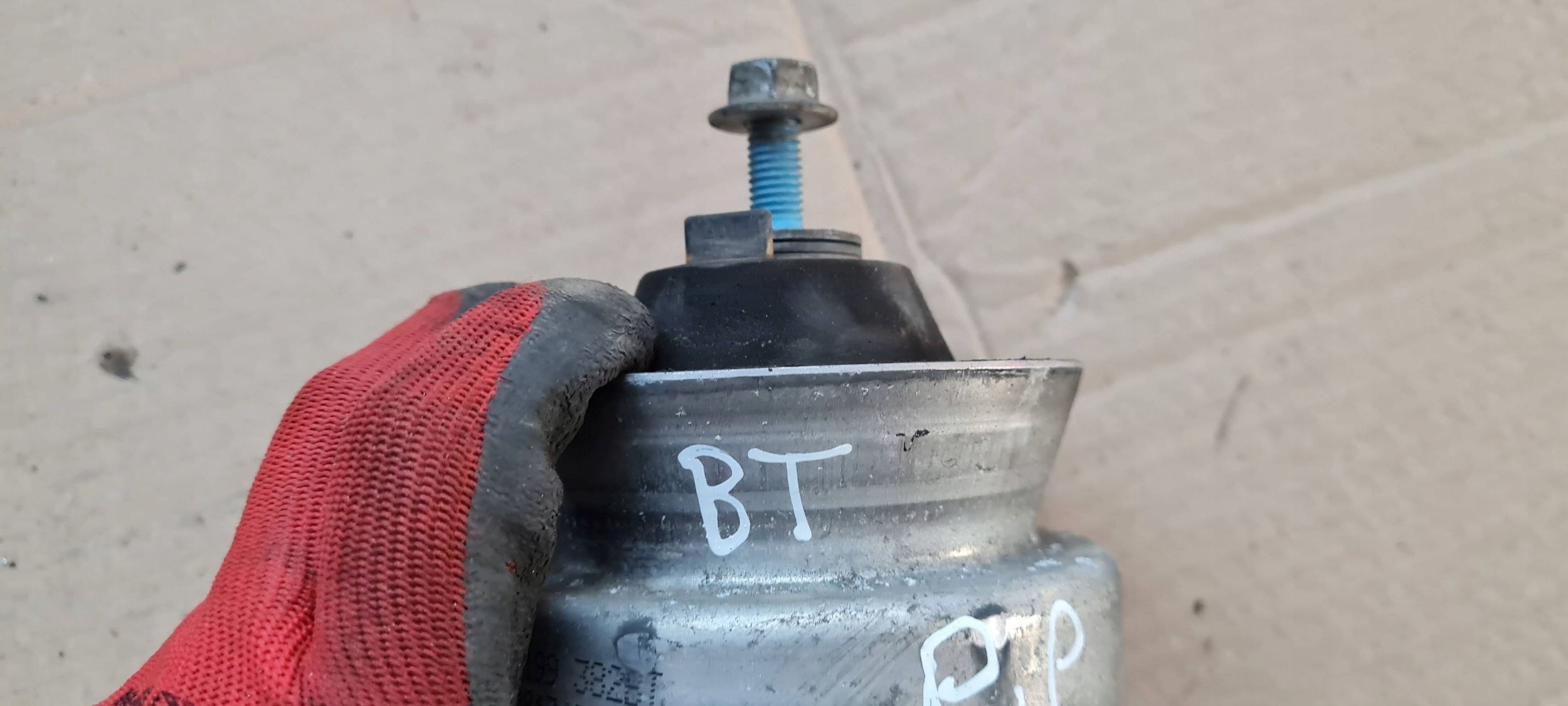 A6 C6 LIFT engine mount right 2.0 TDI 4F0199382BT