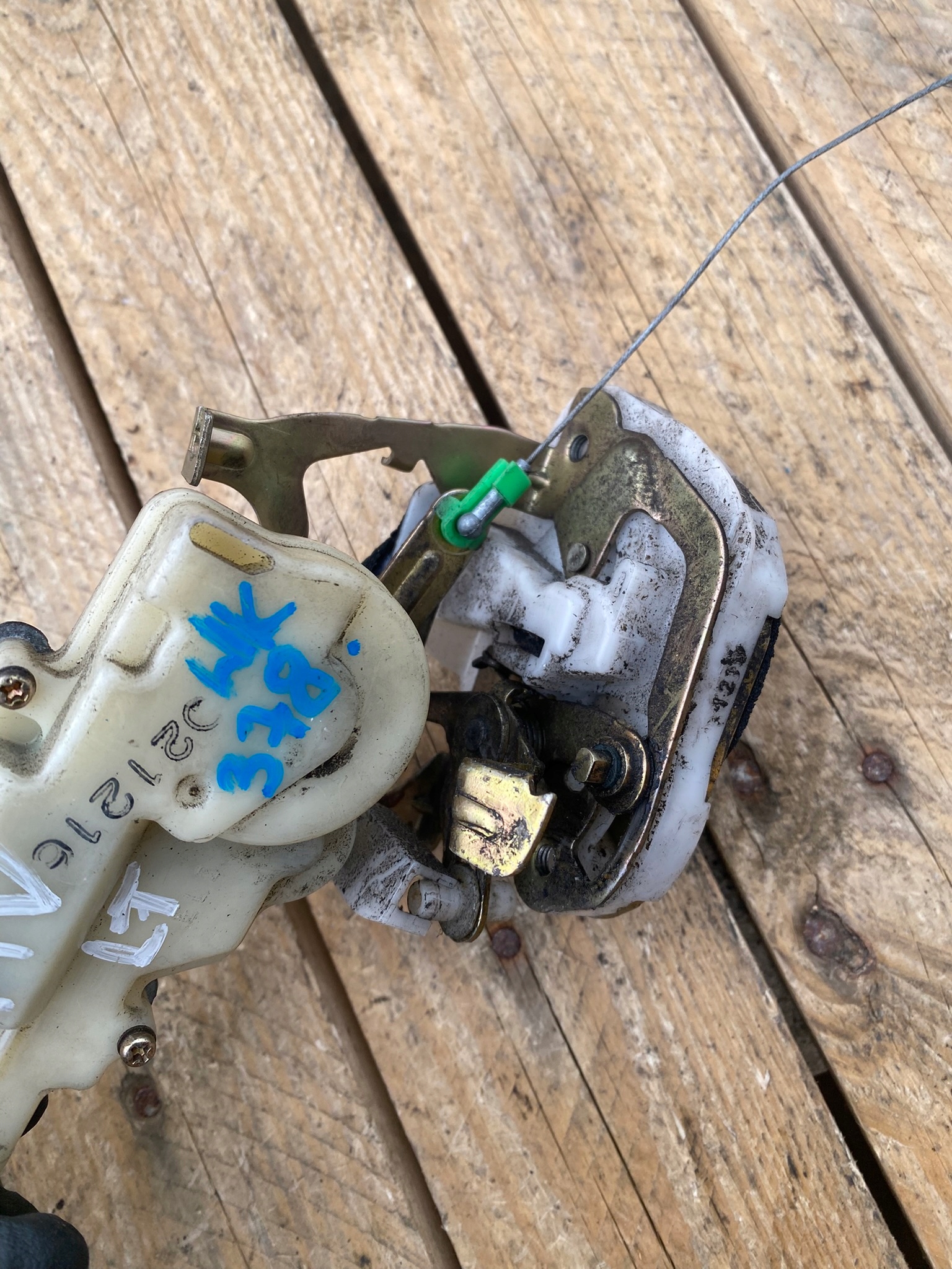 lock door left rear part rear TOYOTA YARIS VERSO