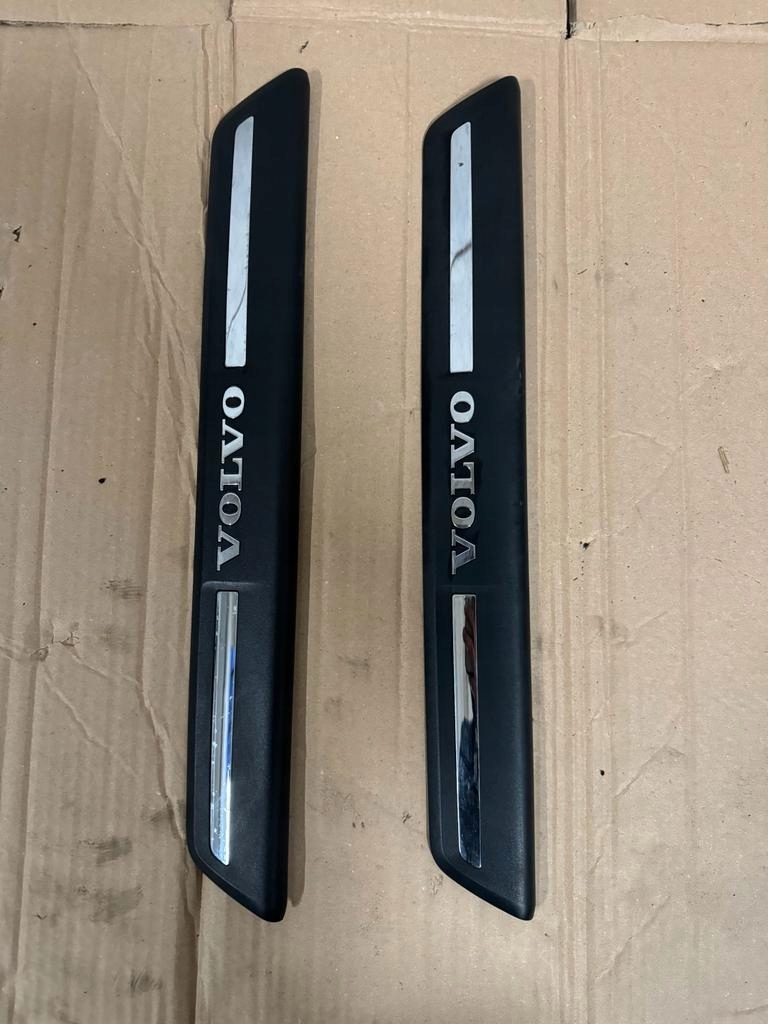NAKŁADKI NA PRÓG KPL PRAWA LEWA 2SZT VOLVO V40 II 2012-2018 Producent części Volvo OE