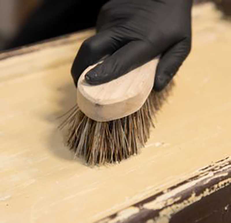 V33 ŻEL DO USUWANIA STARYCH FARB Z METALU 1L Pojemność w ofercie 1 l