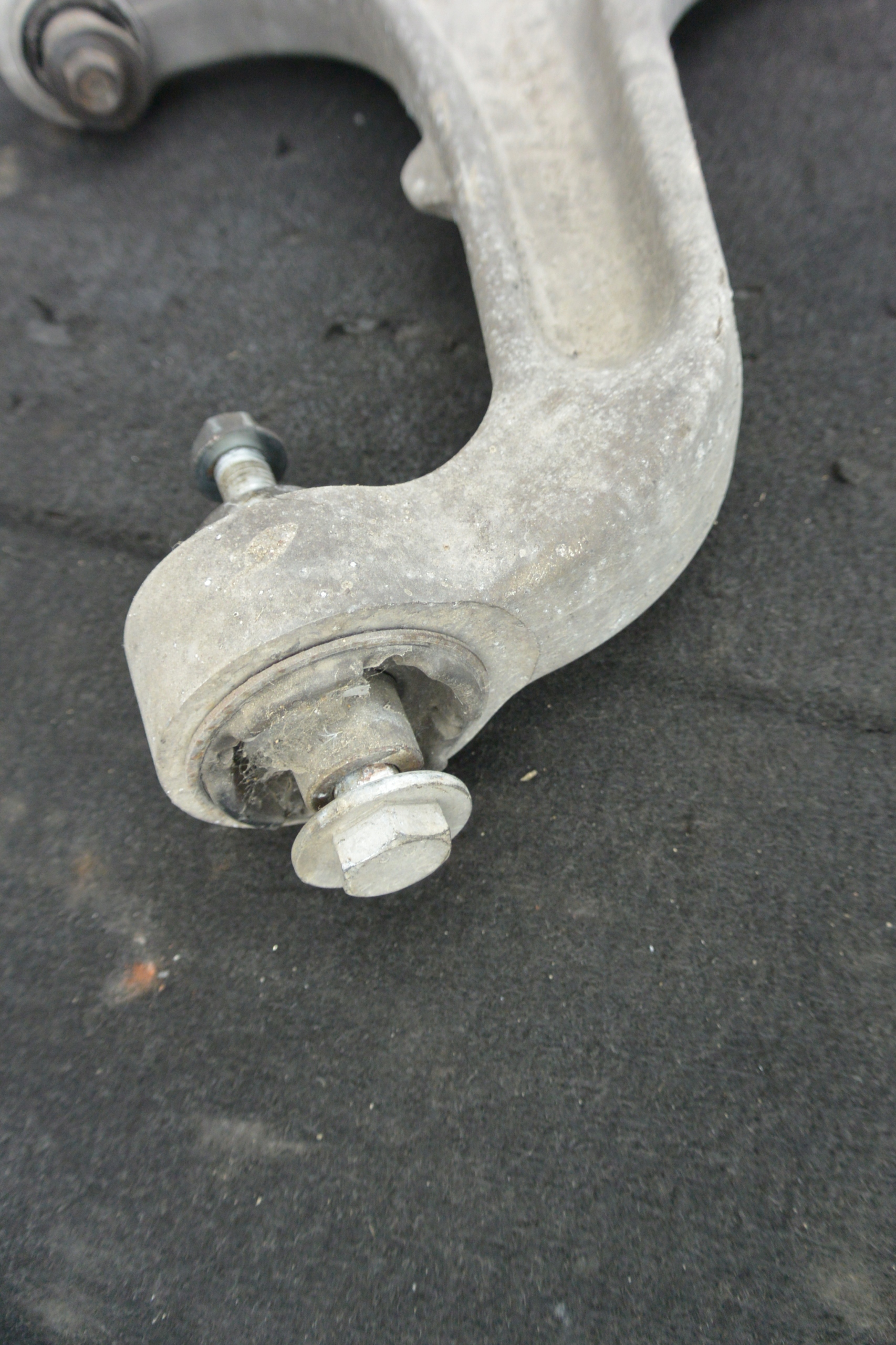 arm left front lower MASERATI QUATTROPORTE VI GHIBLI III