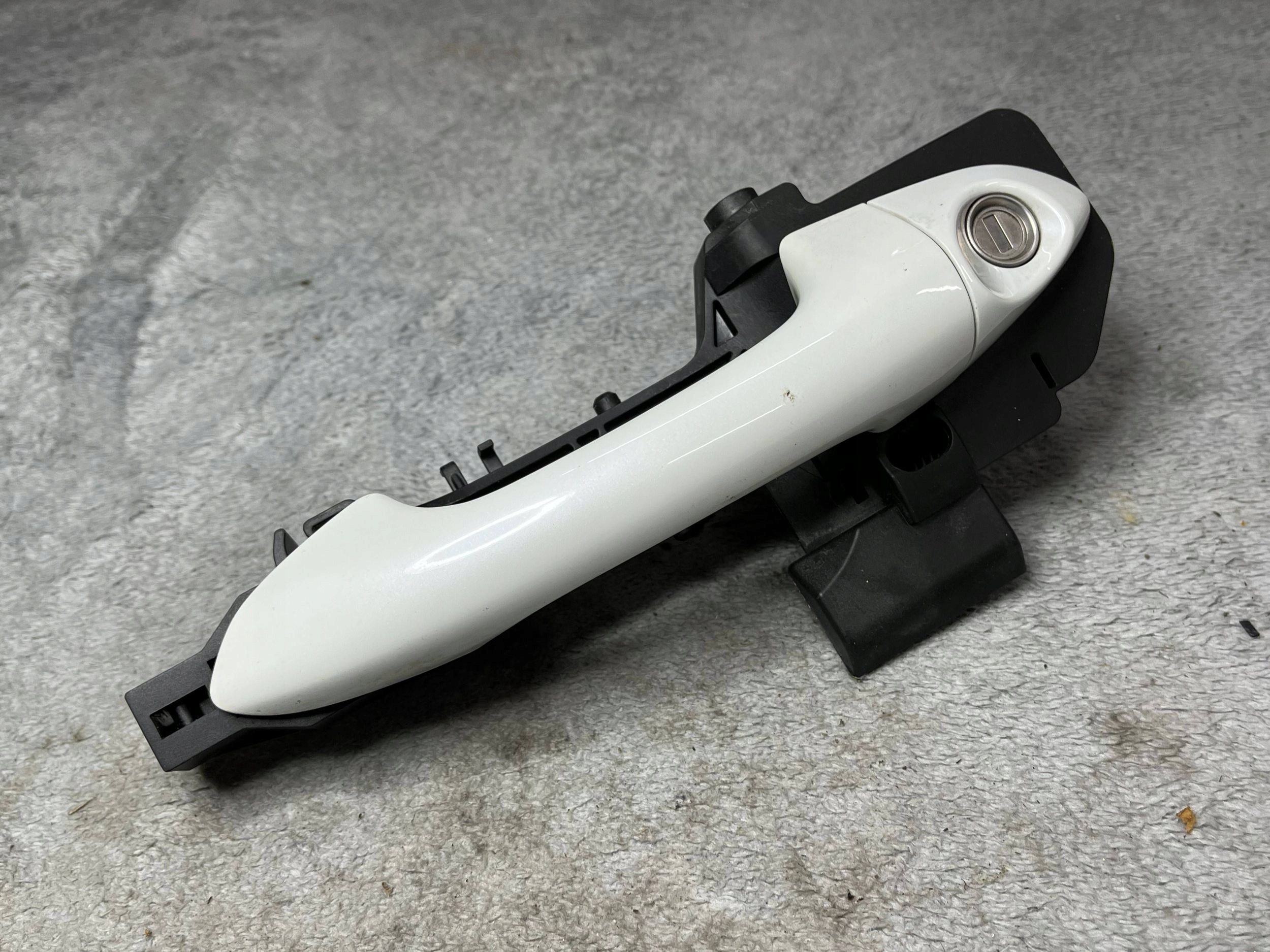 handle exterior left front KIA Ceed 82655A2010