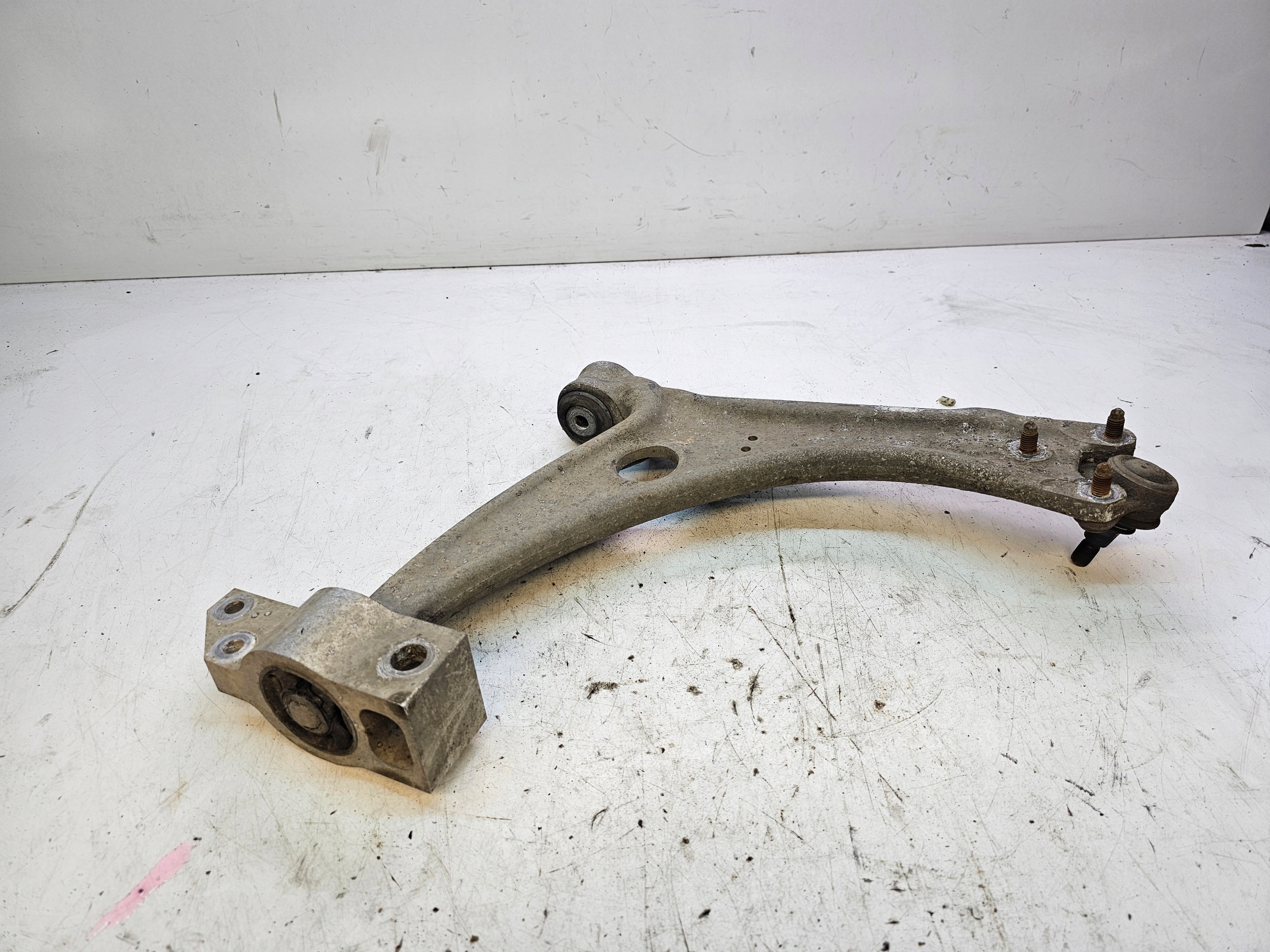 arm left front AUDI Q3 8U VW SEAT SKODA 3C0407151G