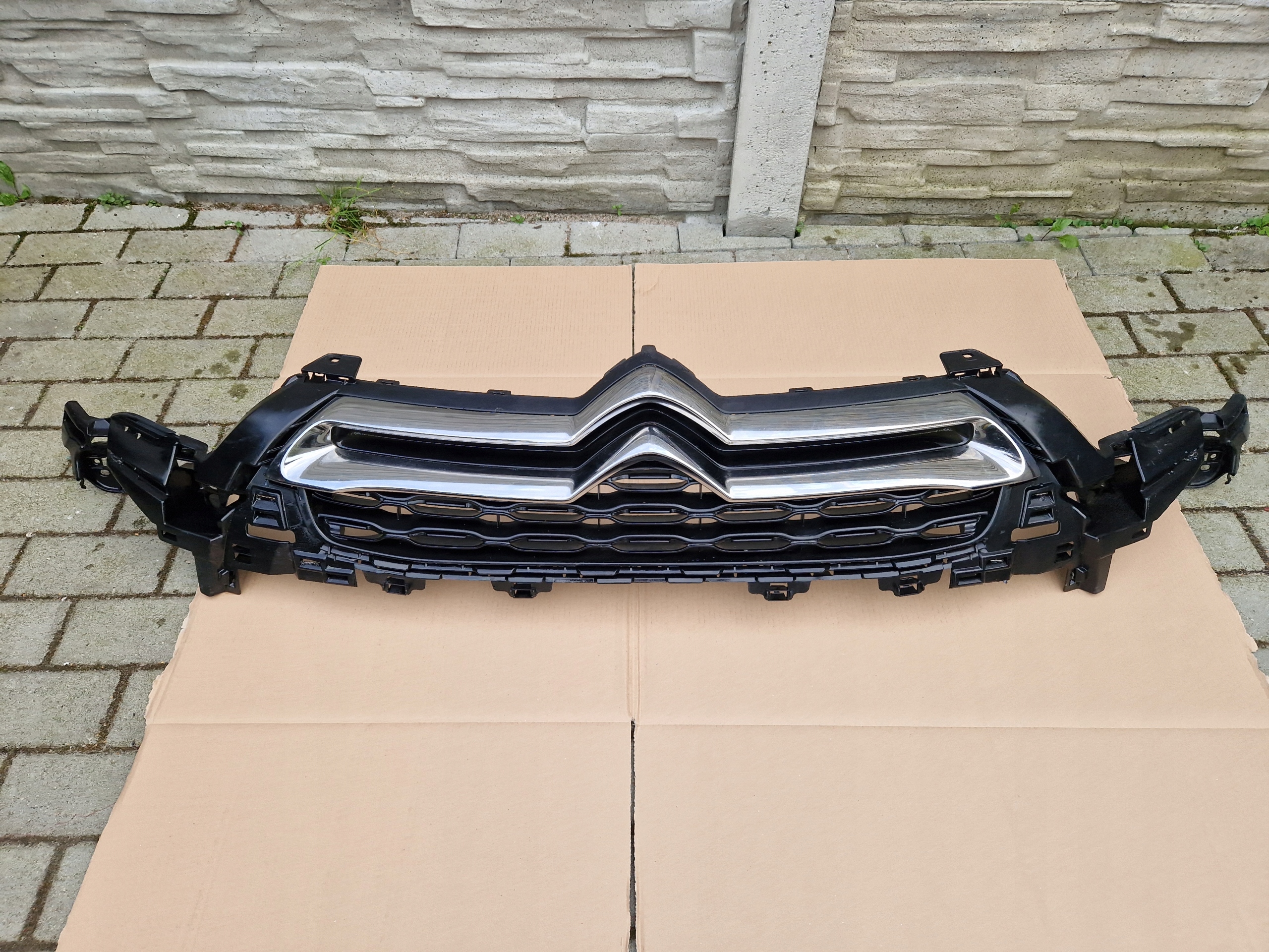 CITROEN Ds4 решетка радиатора