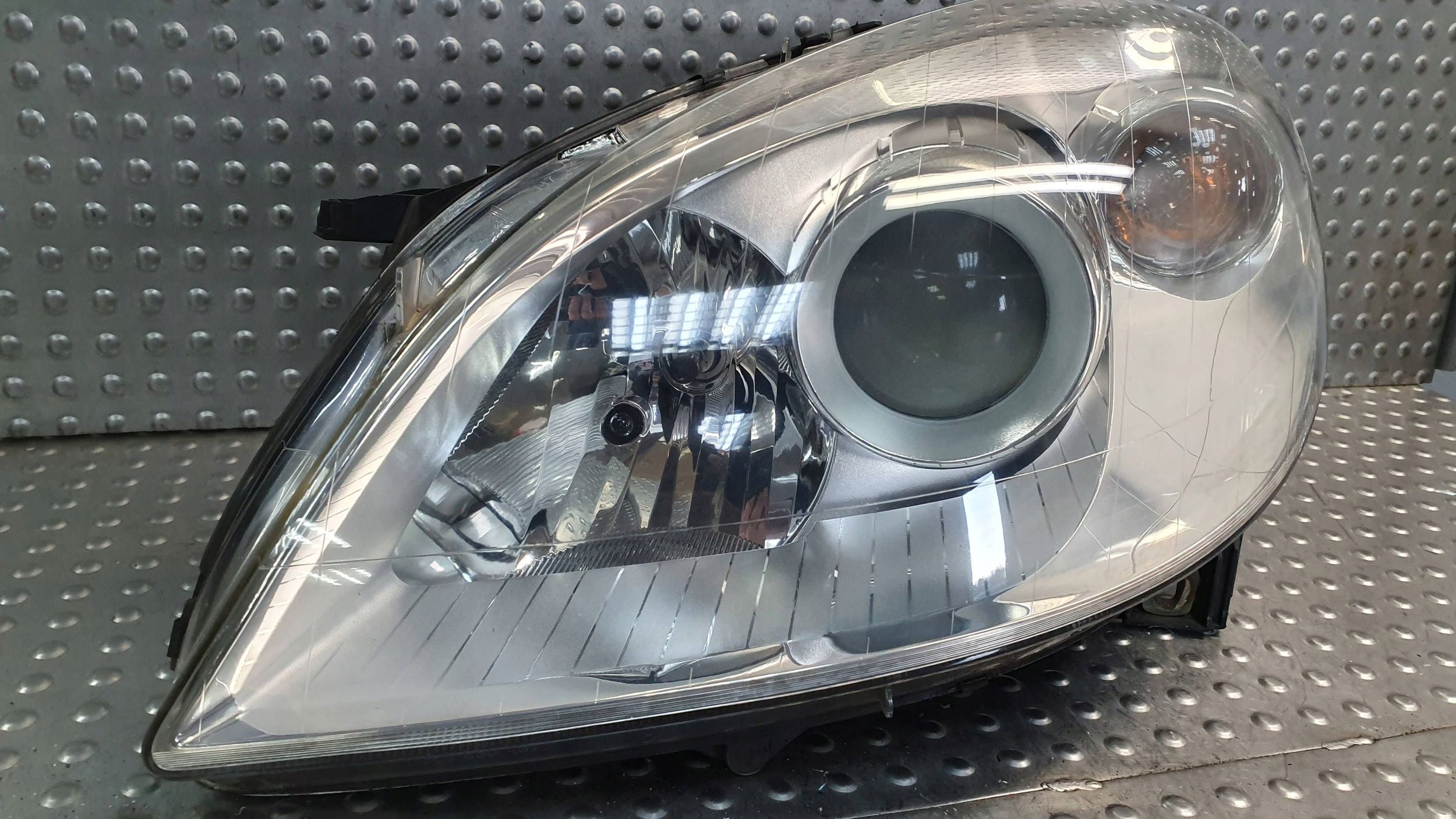 light front left MERCEDES B-KLASA W245 05- A1698201761