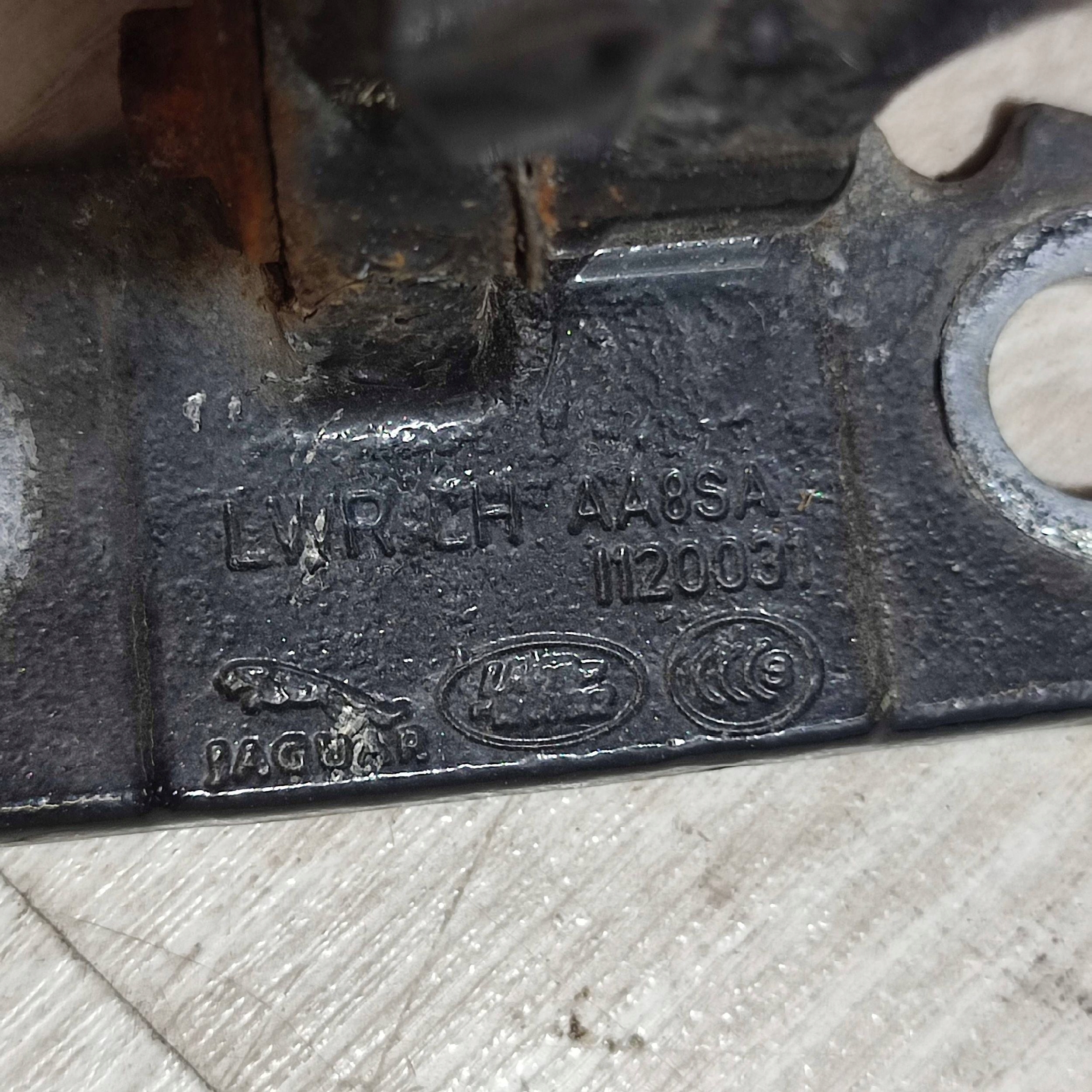 hinges door przednich front side left Jaguar F-Pace
