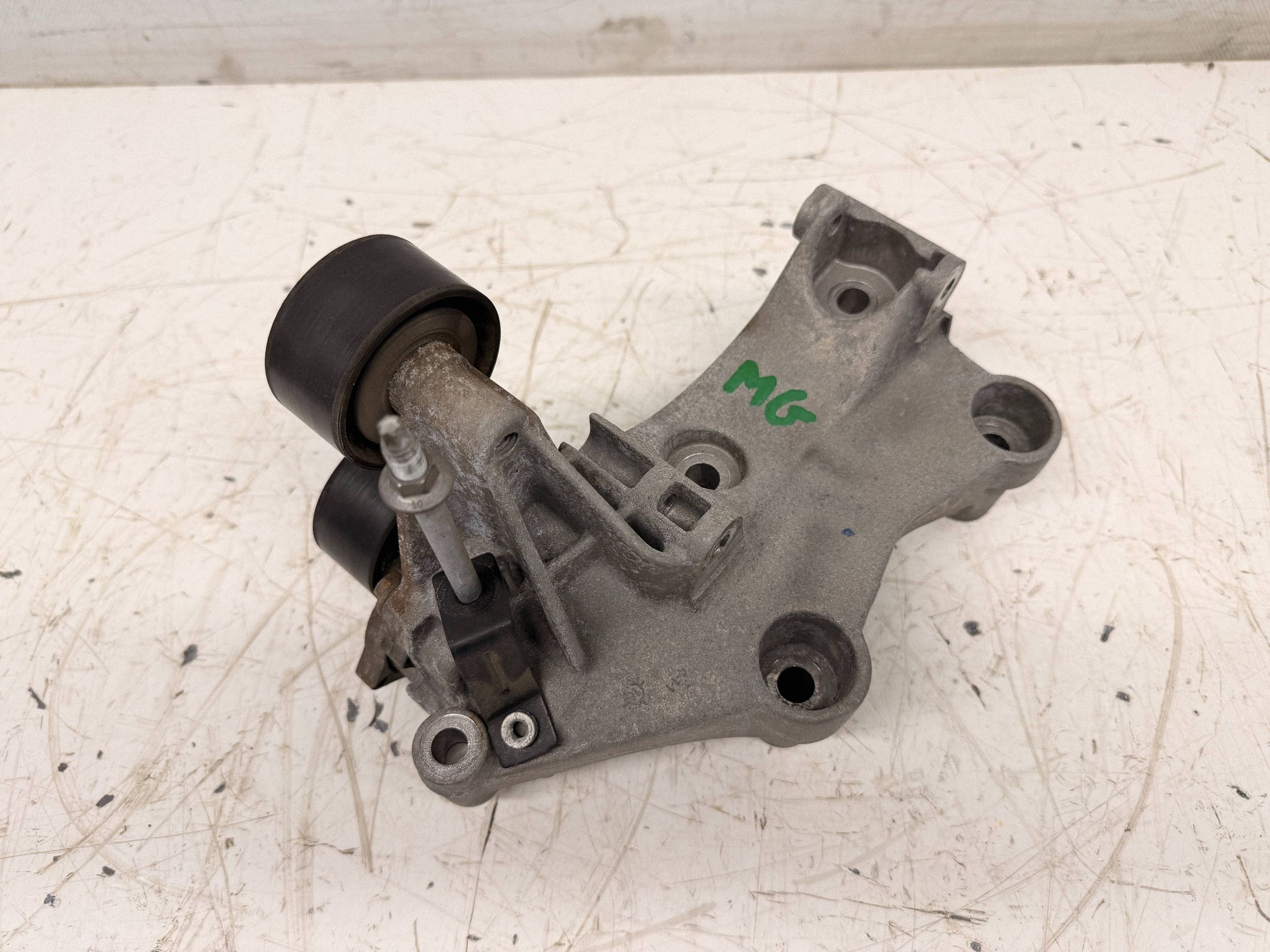 Renault Megane IV 1.6 dCi engine mount 117105124R