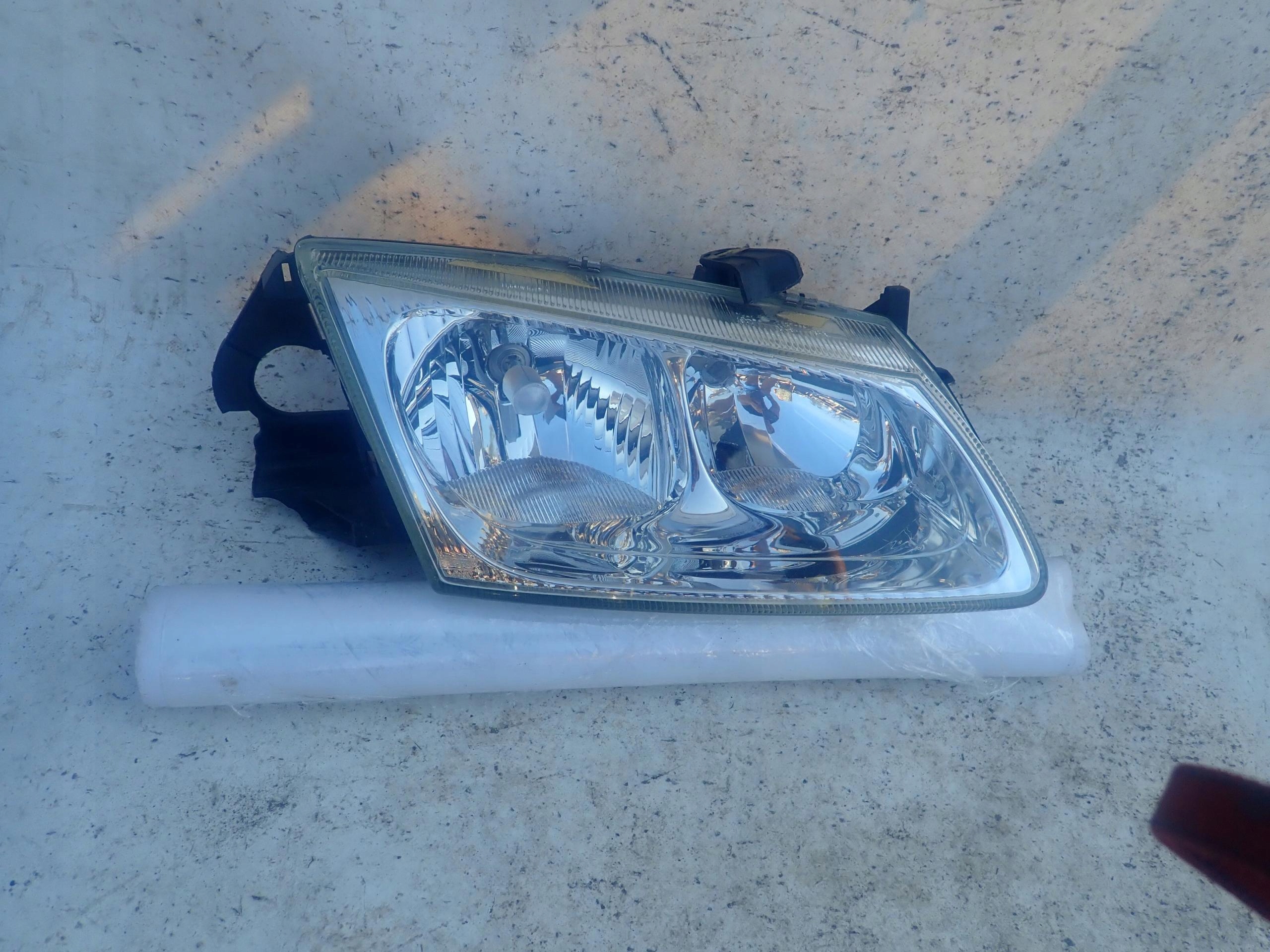 NISSAN ALMERA N16 00-03 light right front front