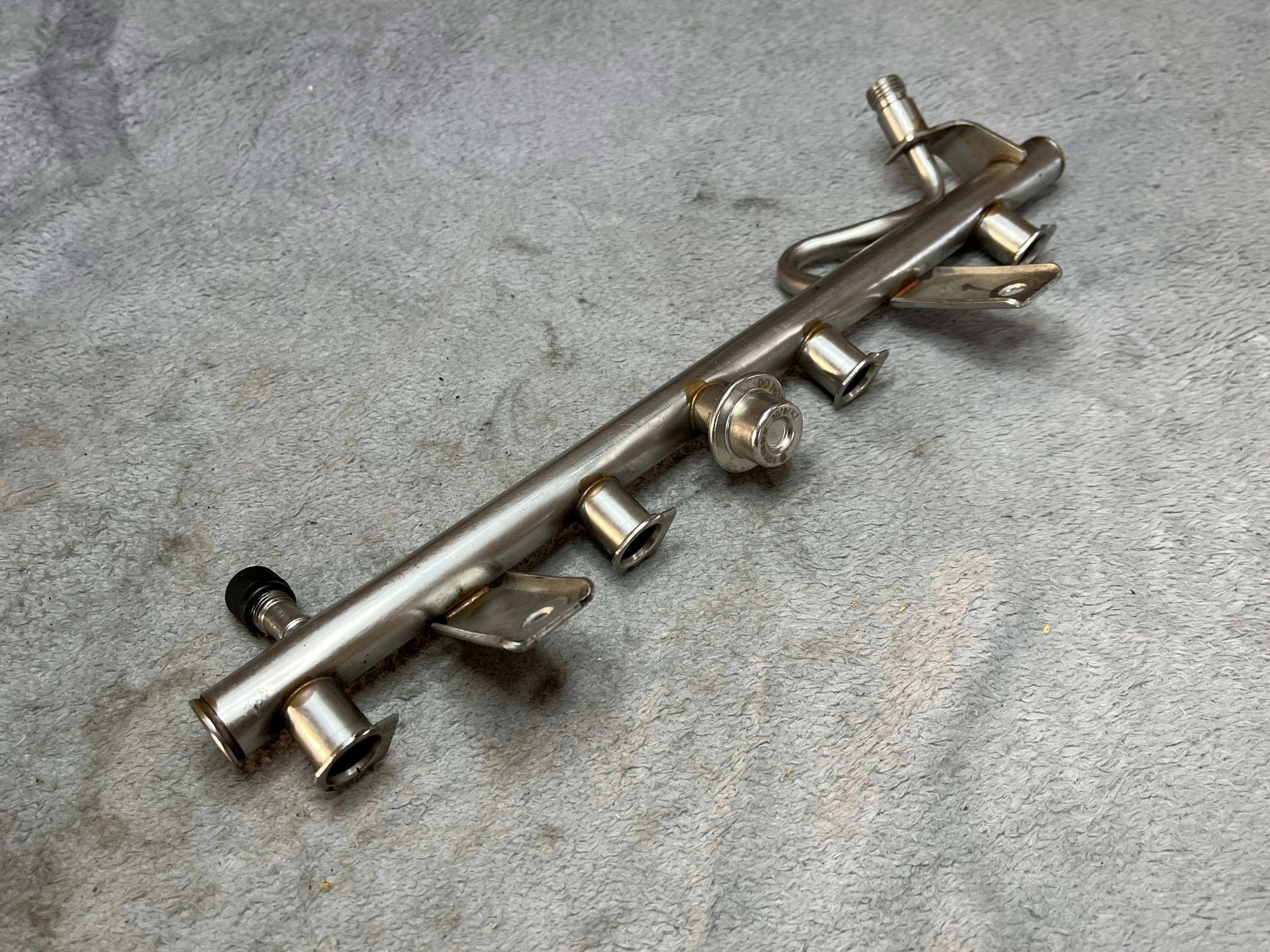 Rampe injection Mercedes-Benz C W204 A2710703595