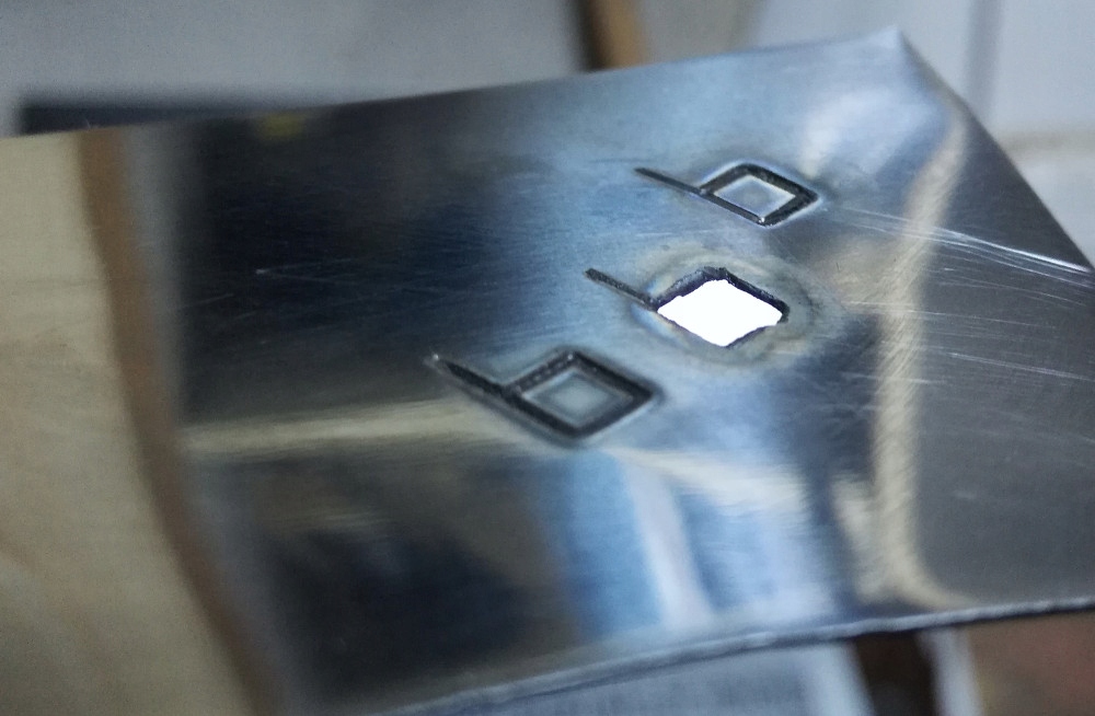 Pasta grawerska zamiast laminatu znakowanie laser Marka inna